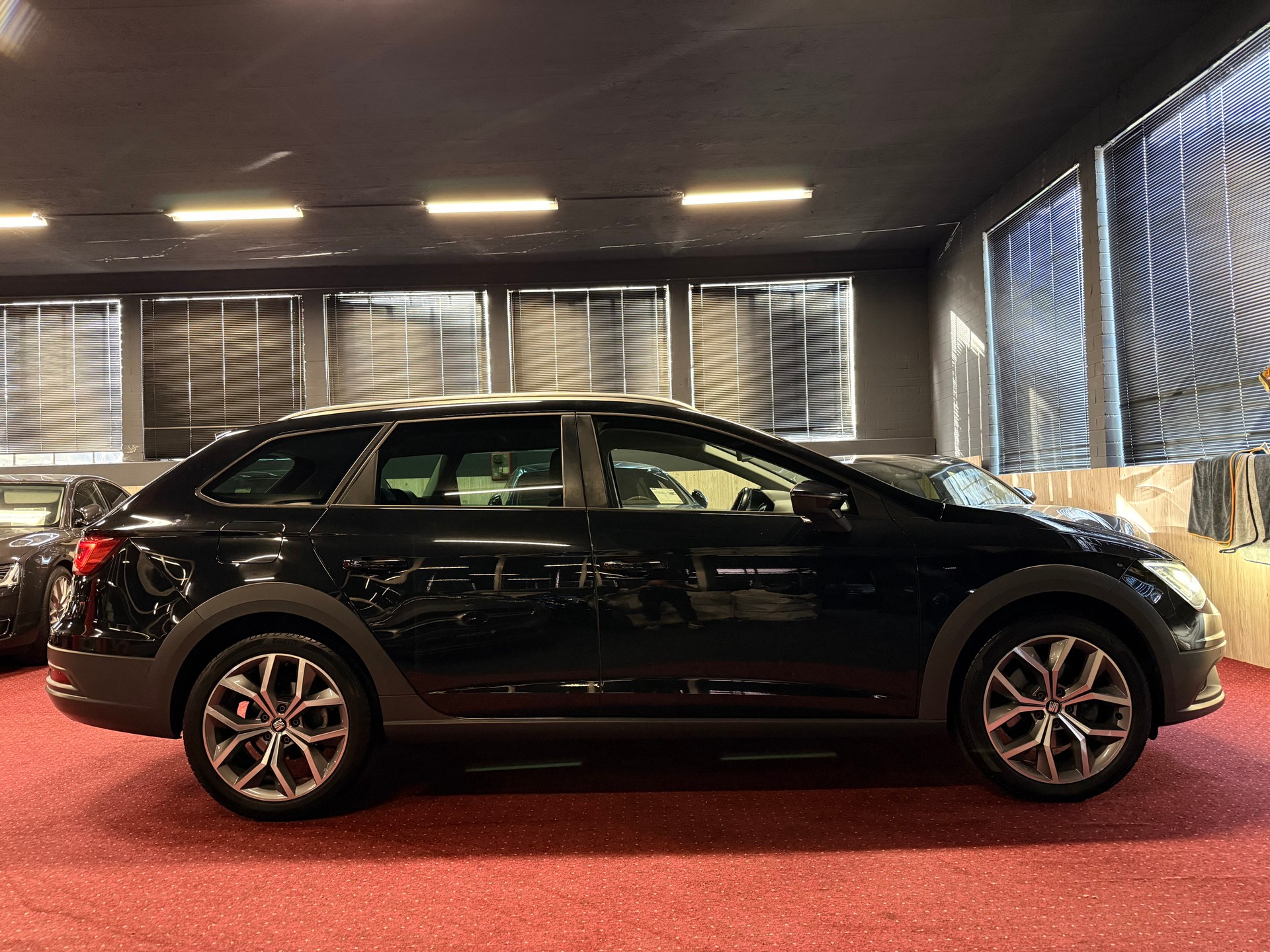 SEAT Leon ST 2.0 TDI X-Perience 4x4 DSG / ** Frisch ab MFK & Service / Anhängerkupplung **-image-4
