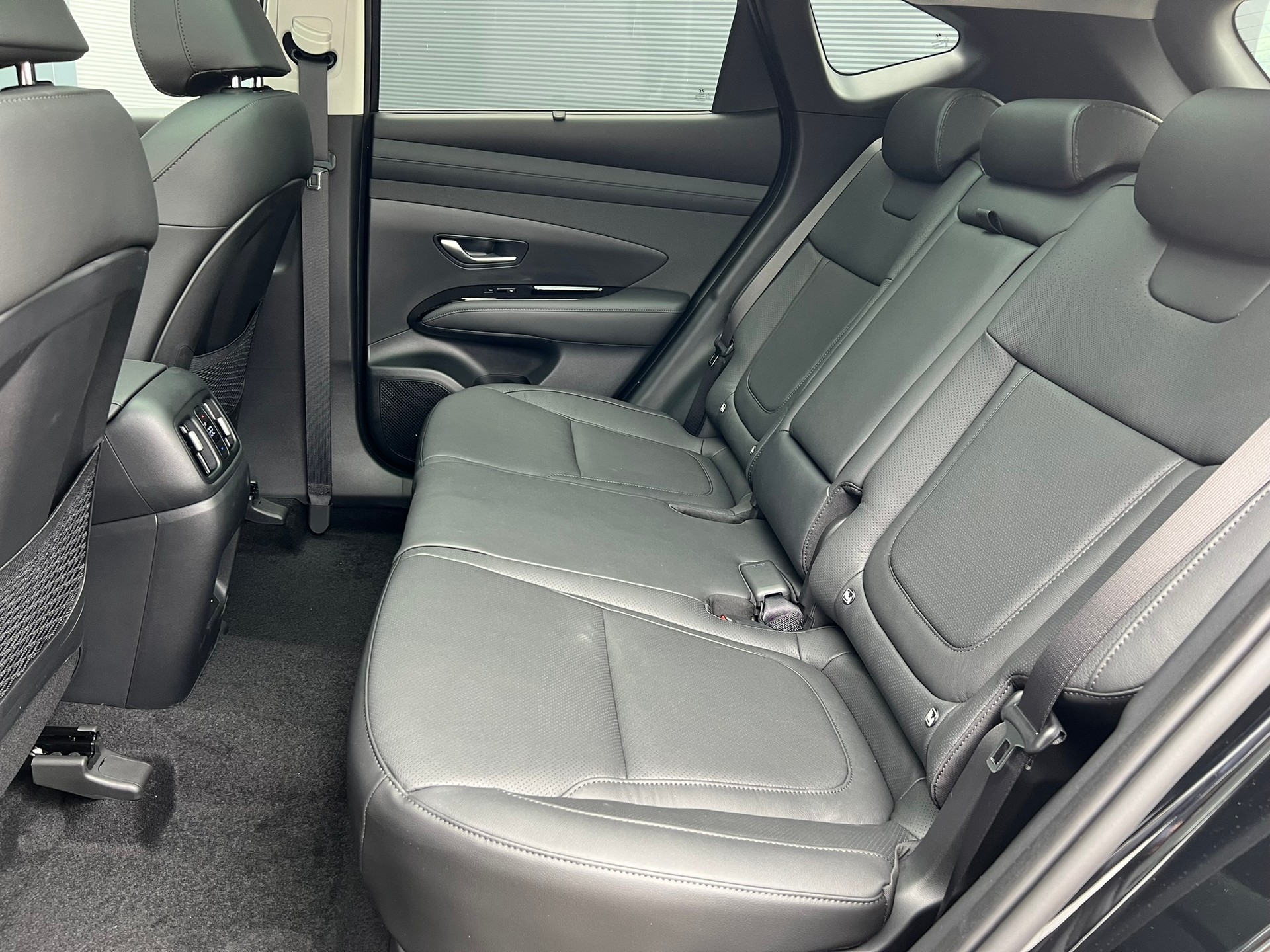 HYUNDAI Tucson 1.6 TGDI PHEV Vertex Swiss Edition 4WD-image-10