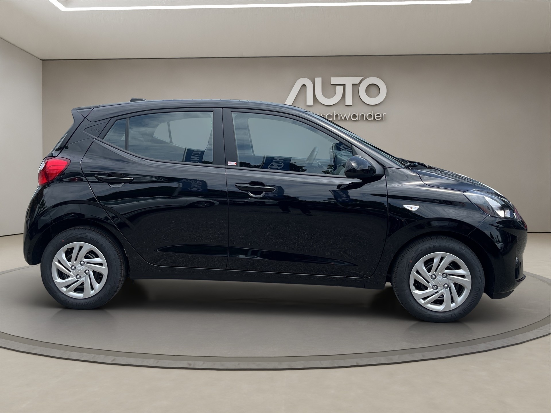 HYUNDAI Origo-showroom-element-3