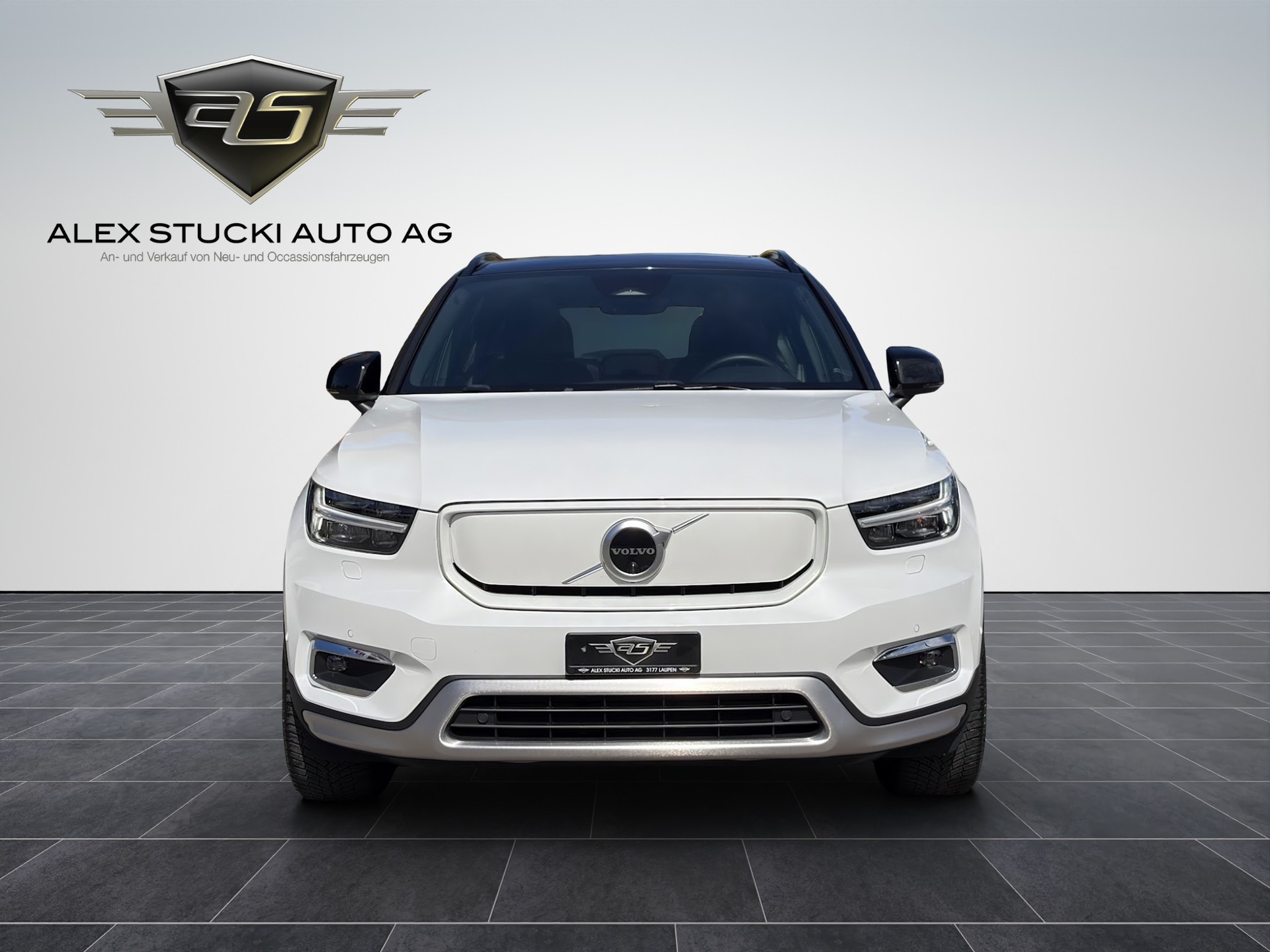 VOLVO XC40 Recharge P8 Twin AWD Pure Electric Pro-showroom-element-1