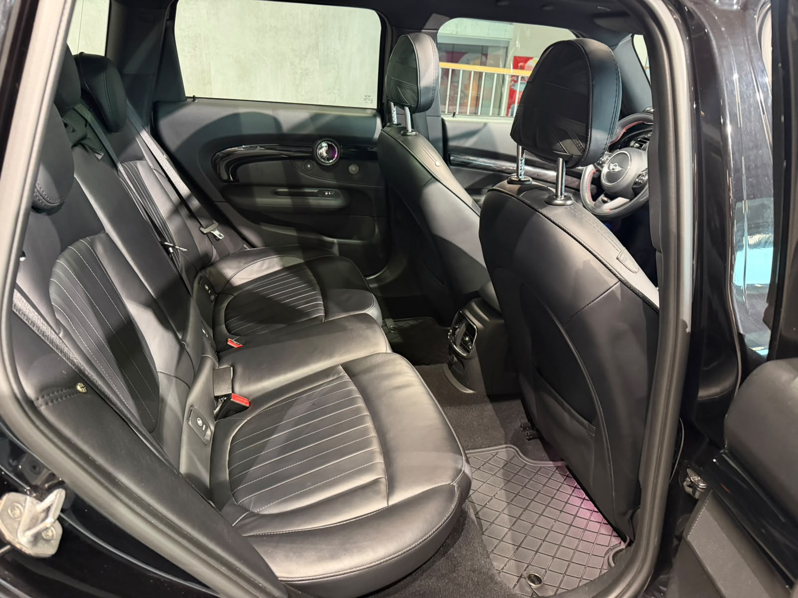 MINI Clubman Cooper S ALL4 Steptronic (CH)-image-18