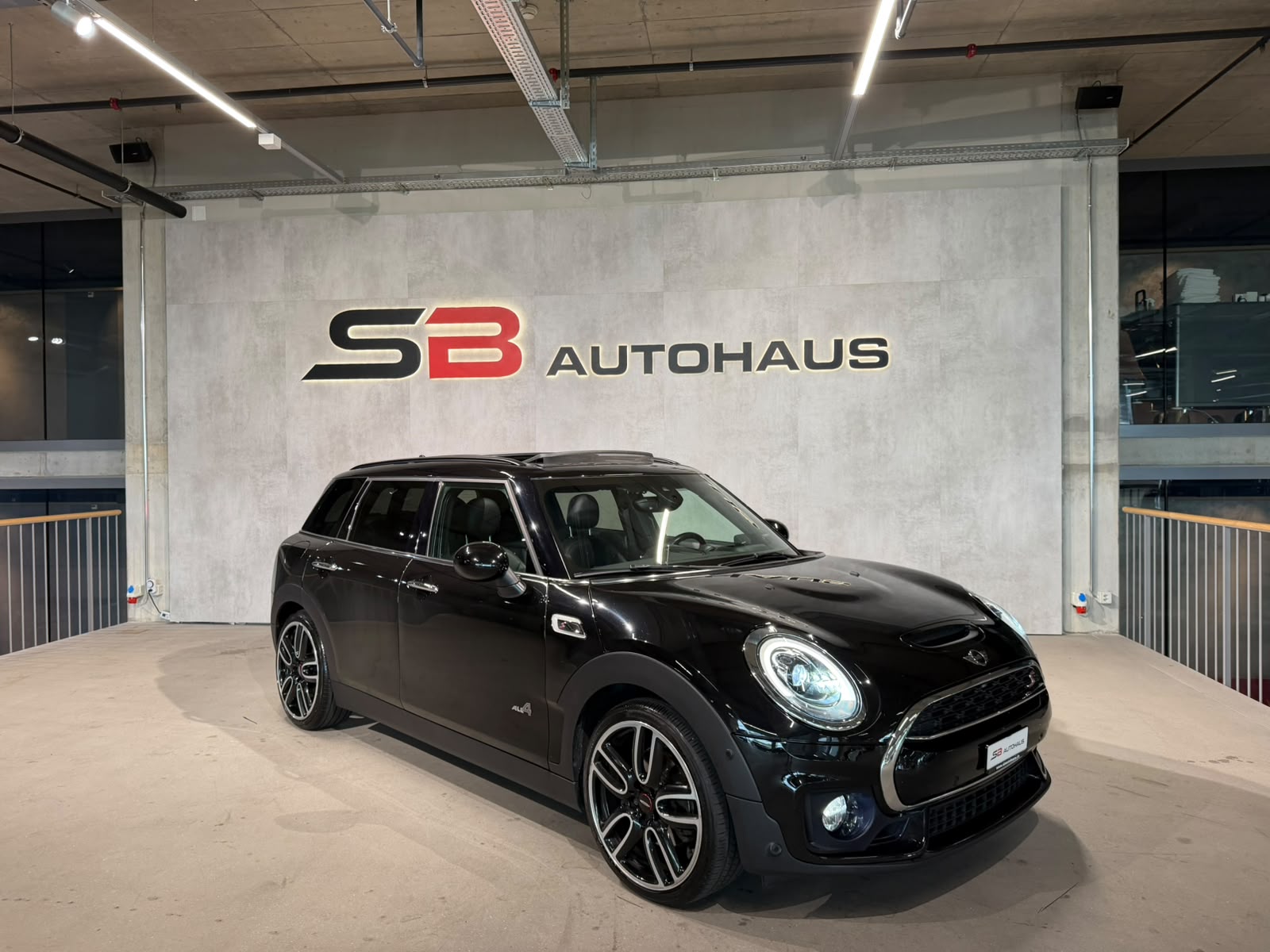 MINI Clubman Cooper S ALL4 Steptronic (CH)-showroom-element-2