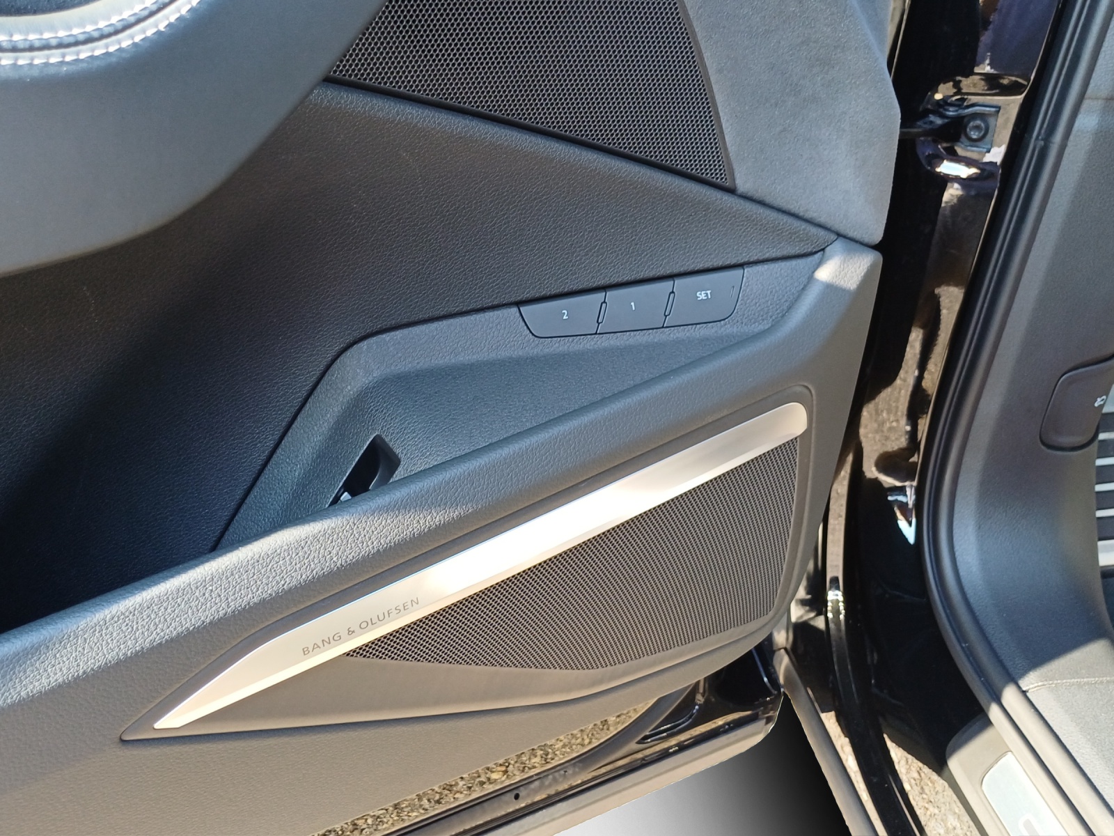 AUDI SQ8 e-tron quattro-image-14