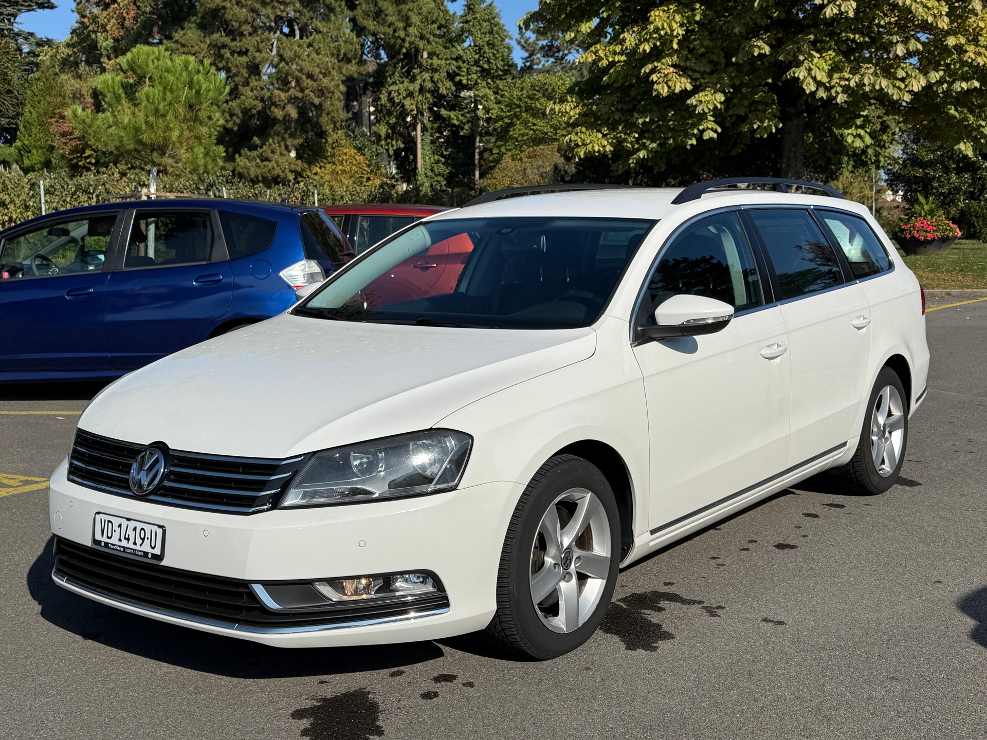 VW Passat Variant 2.0 TDI BMT Comfortline DSG - Navigation - Capteurs de Park Avant & Arrière - Tampomat - Sièges Chauffants-showroom-element-1