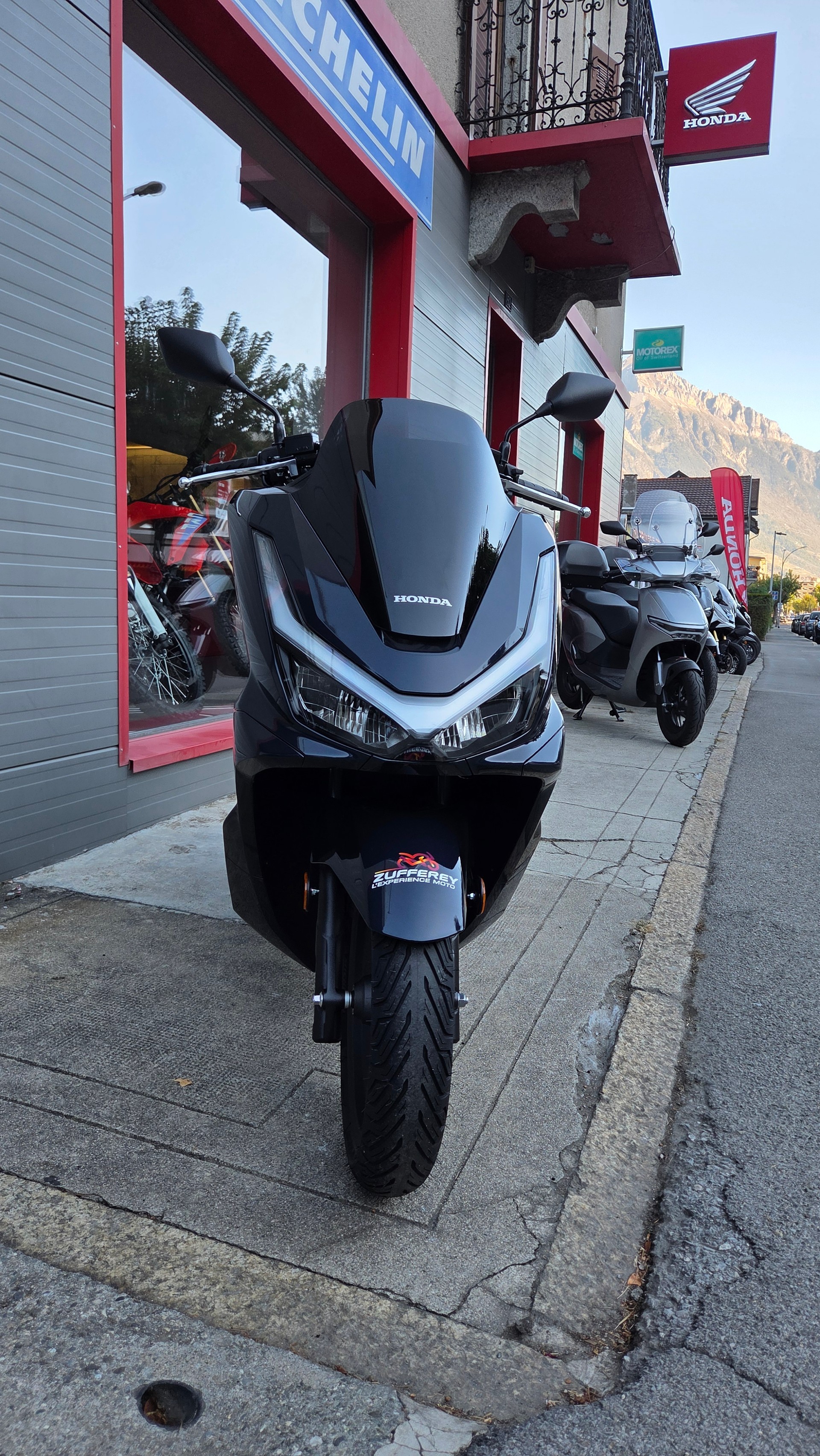 HONDA PCX 125 DX TFT. connectivity-image-1