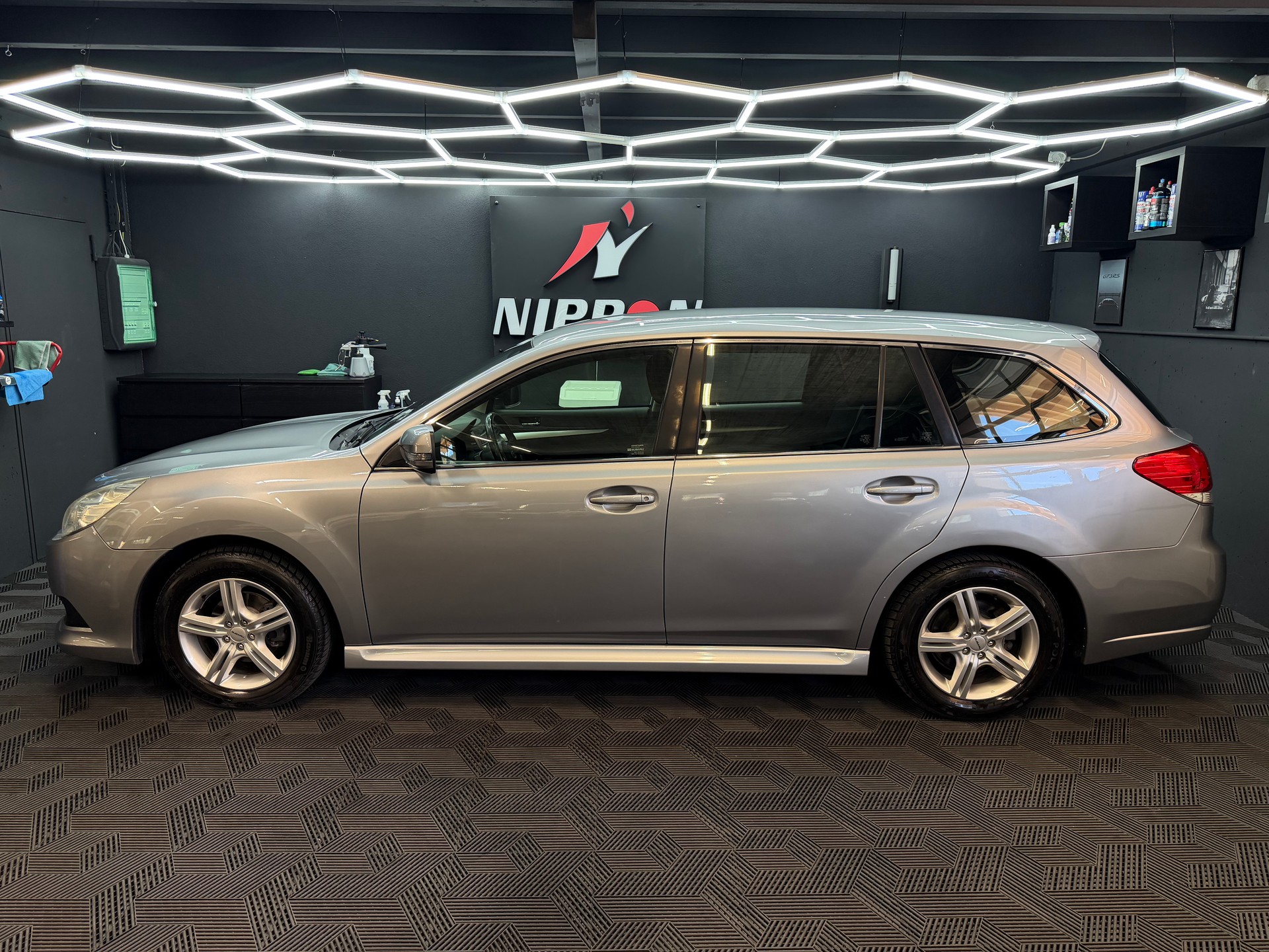 SUBARU Legacy 2.0i Swiss AWD-showroom-element-2