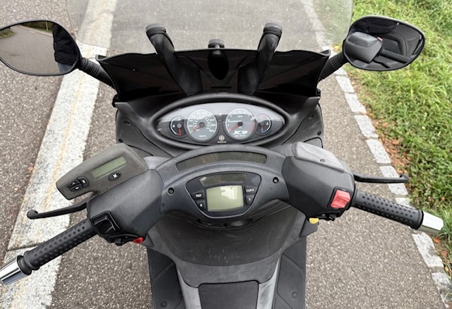 PIAGGIO X9 500 IE (25kW)-image-2