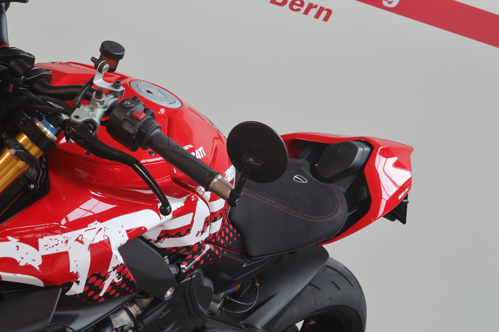 DUCATI Streetfighter V4 S-image-7