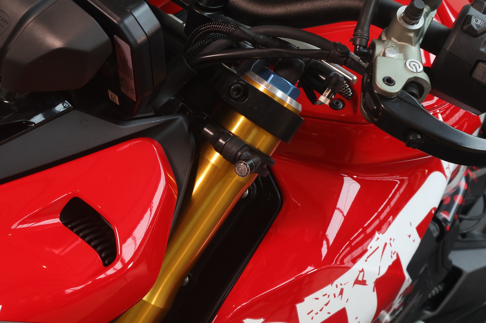 DUCATI Streetfighter V4 S-image-8