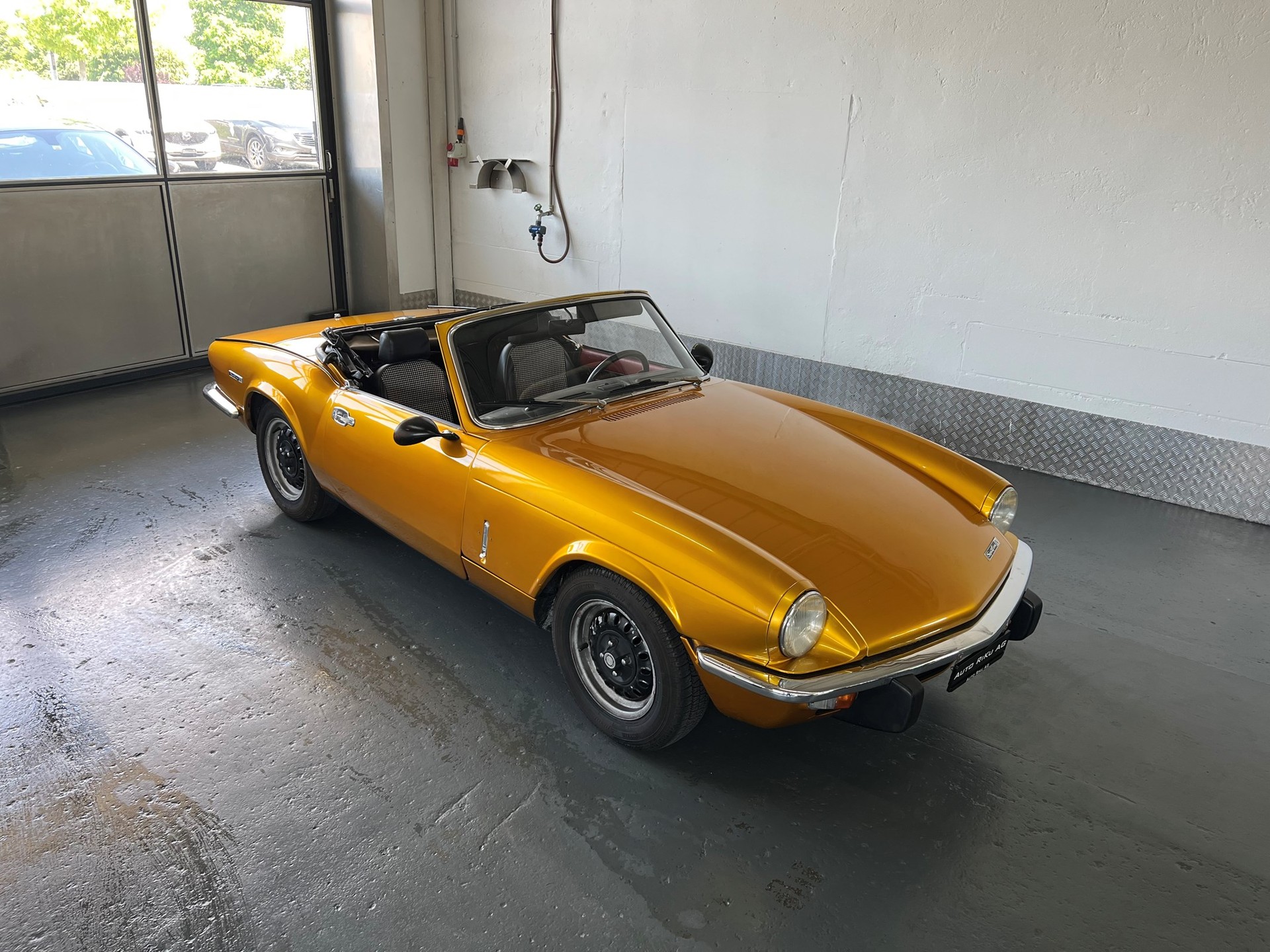 TRIUMPH Spitfire 1500-showroom-element-1