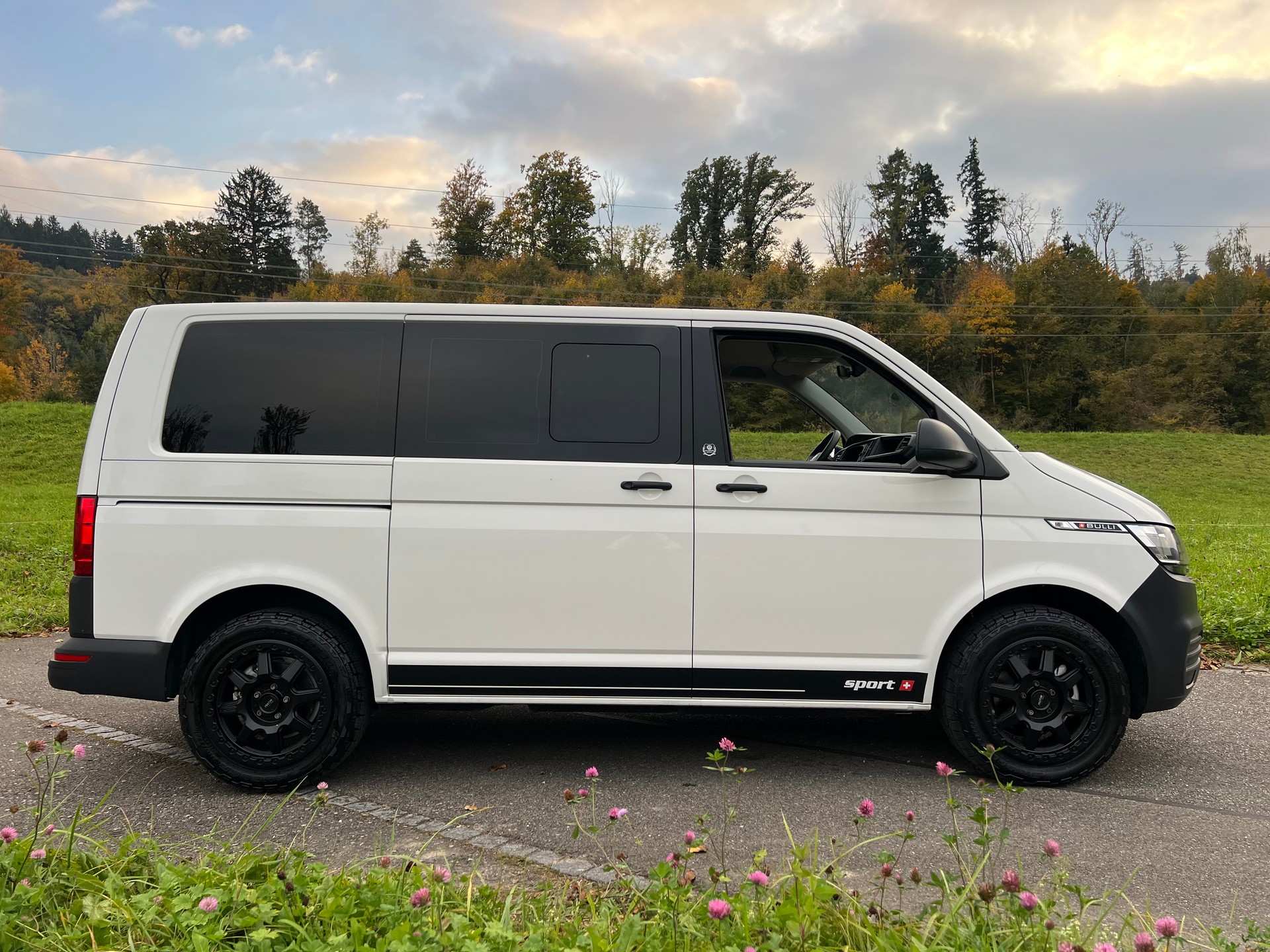 VW T6.1 BUS 9 PLÄTZER "EDITION SPORT" MIT DSG AUTOMAT. CH WAGEN. 2.0 TDI. LEASING 399.--image-7