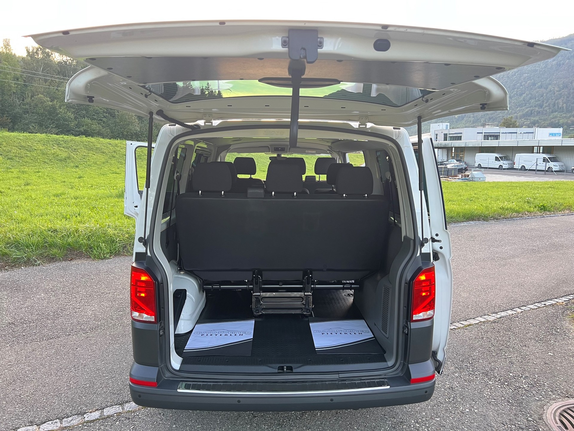 VW T6.1 BUS 9 PLÄTZER "EDITION SPORT" MIT DSG AUTOMAT. CH WAGEN. 2.0 TDI. LEASING 399.--image-25