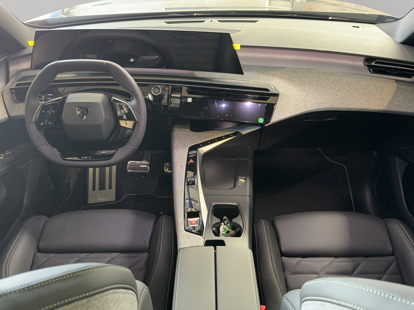 PEUGEOT 3008 e-GT-image-8