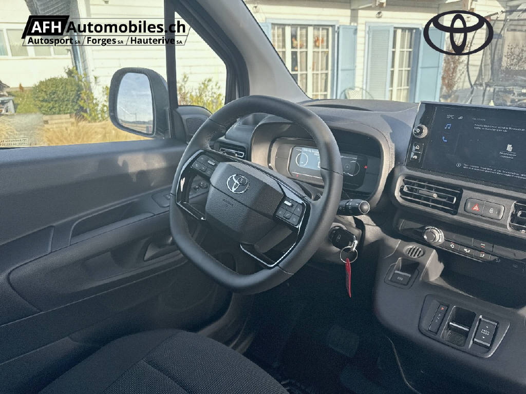 TOYOTA PROACE CITY van L2 52KWh Active-image-10