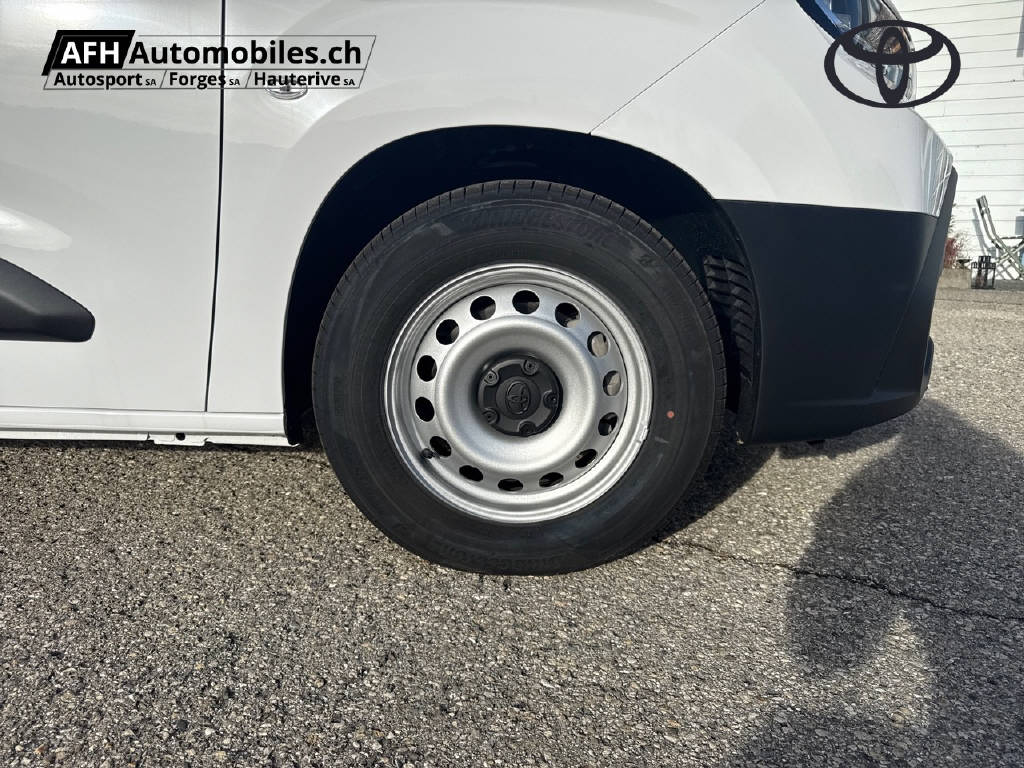 TOYOTA PROACE CITY van L2 52KWh Active-image-8