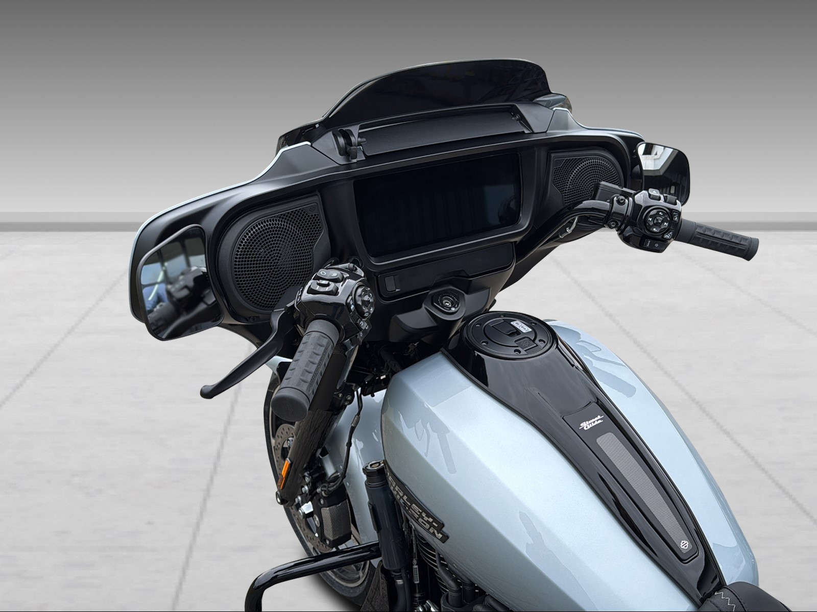 HARLEY-DAVIDSON FLHX Street Glide Black Finish 117-image-3