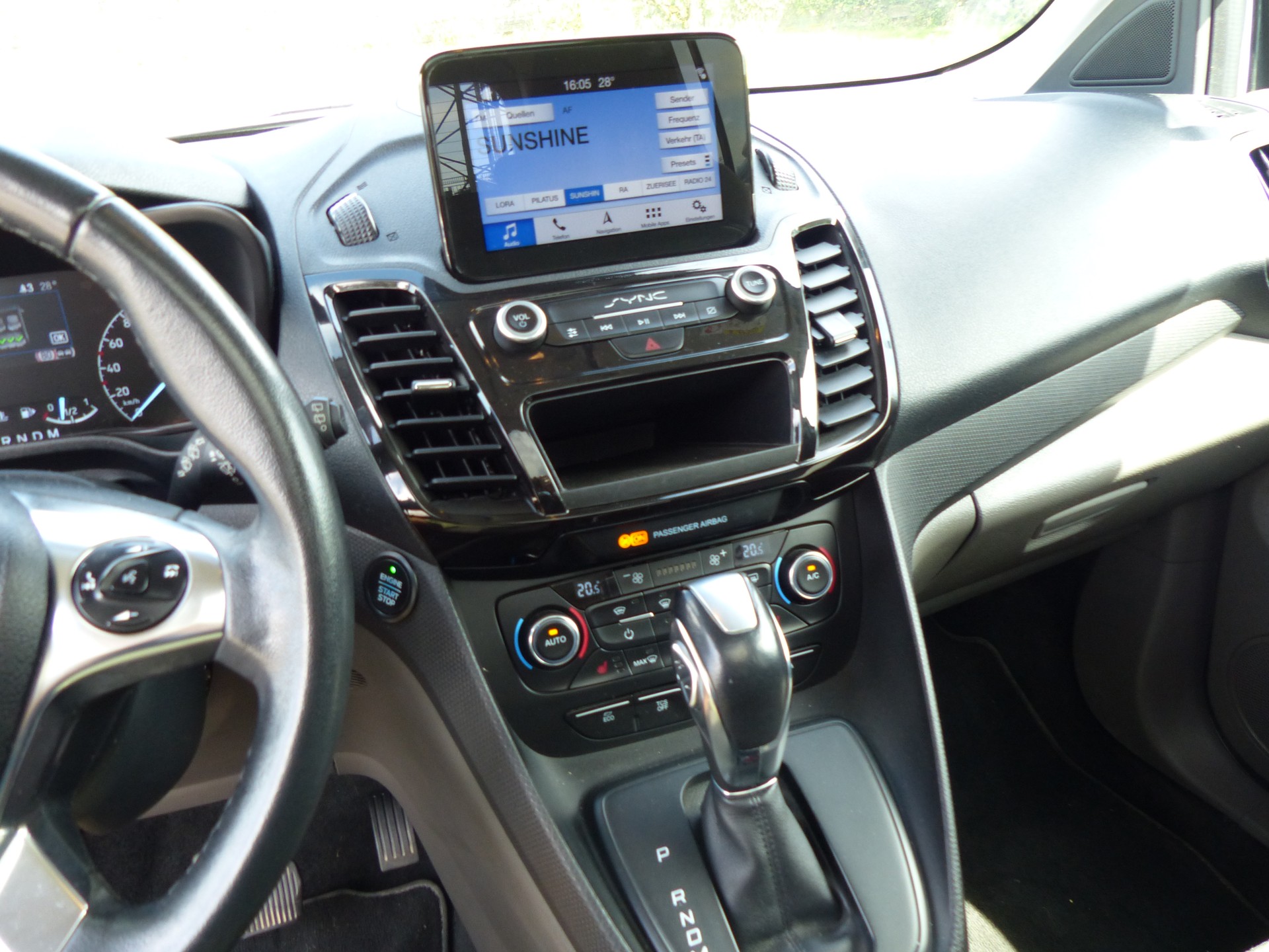 FORD Tourneo Connect 1.5 EcoBlue Trend Automat-image-13