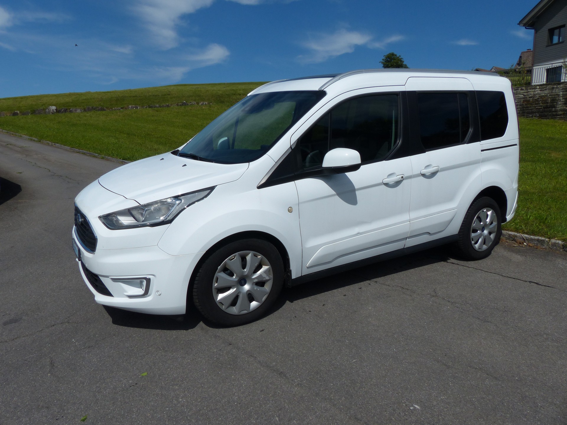 FORD Tourneo Connect 1.5 EcoBlue Trend Automat