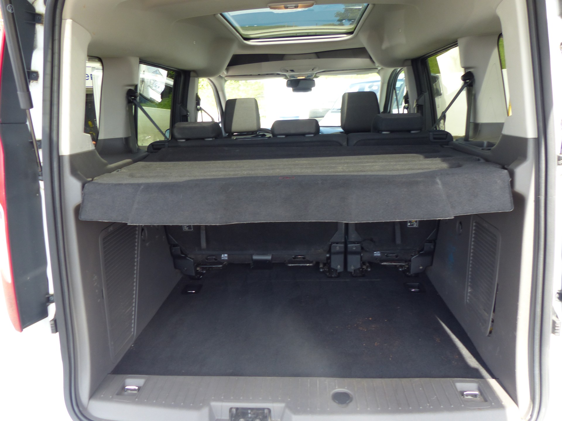 FORD Tourneo Connect 1.5 EcoBlue Trend Automat-image-23