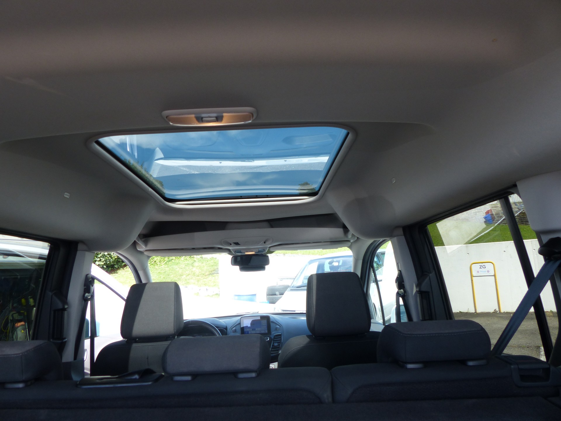 FORD Tourneo Connect 1.5 EcoBlue Trend Automat-image-22