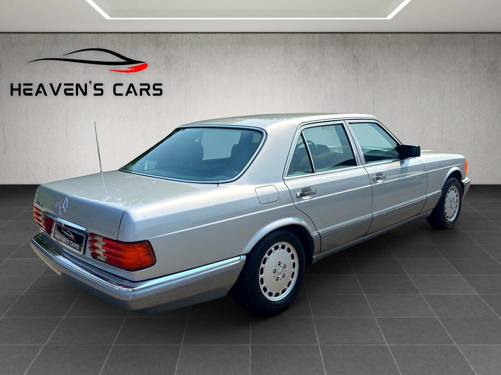 MERCEDES-BENZ 300 SE-showroom-element-2