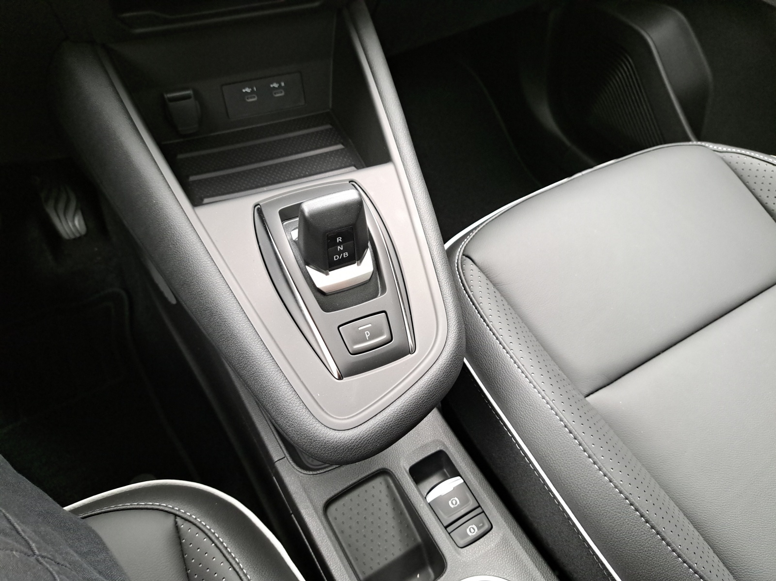 MITSUBISHI ASX 1.8 HEV Instyle-image-11