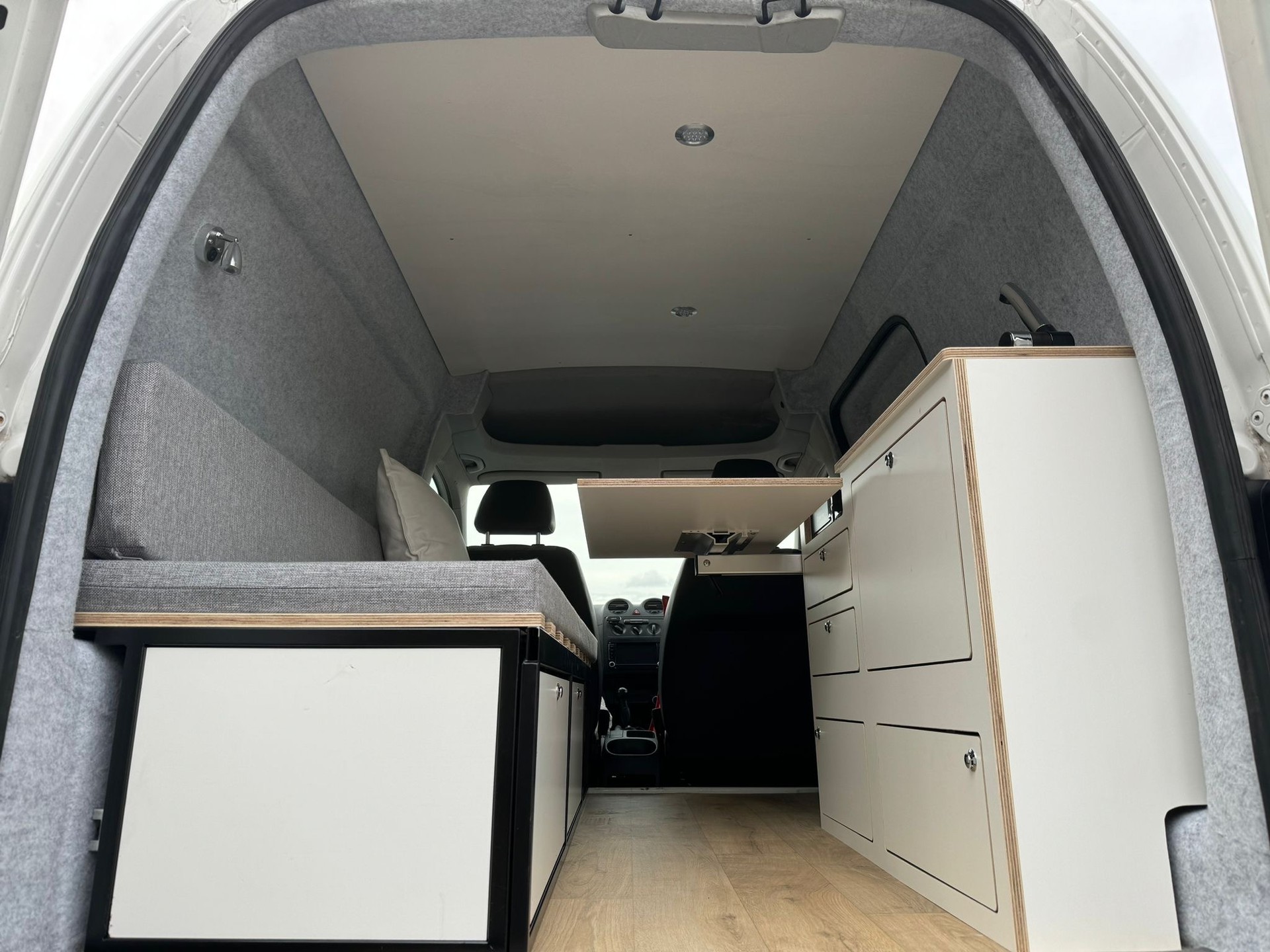 VW Caddy Saranda Beach-showroom-element-3