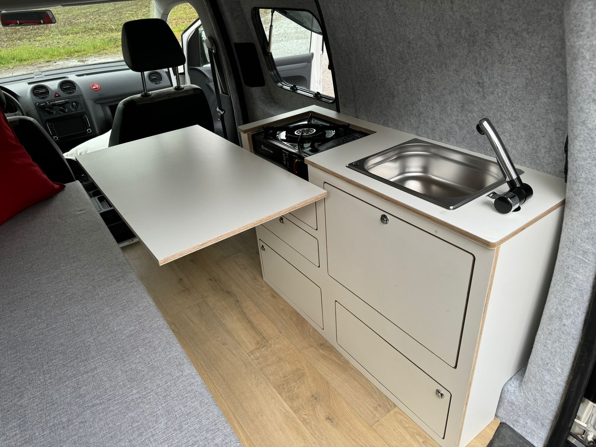 VW Caddy Saranda Beach-showroom-element-1