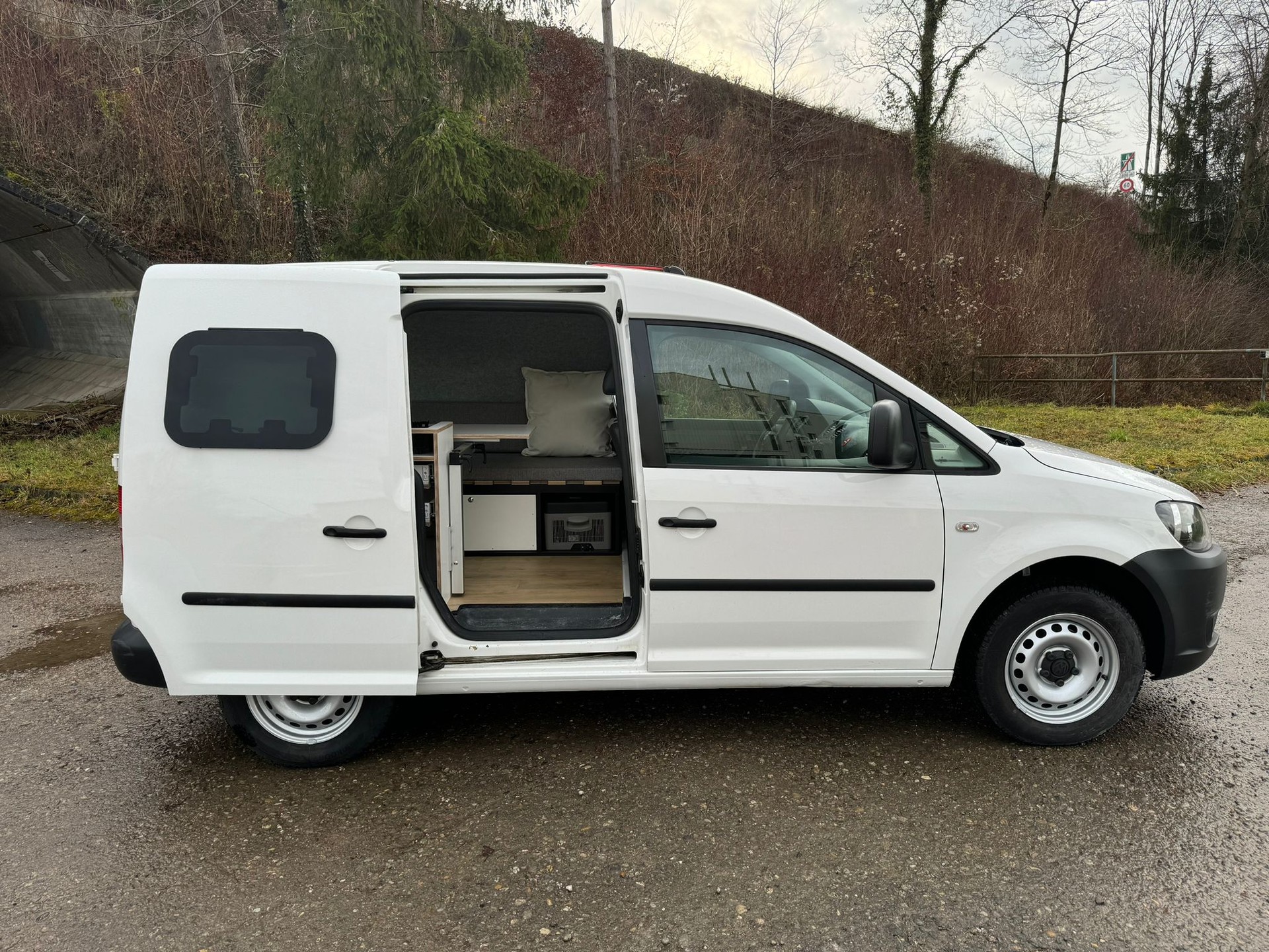 VW Caddy Saranda Beach