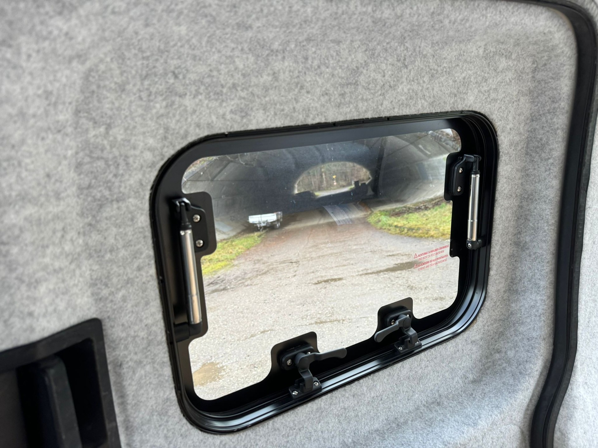 VW Caddy Saranda Beach-image-12