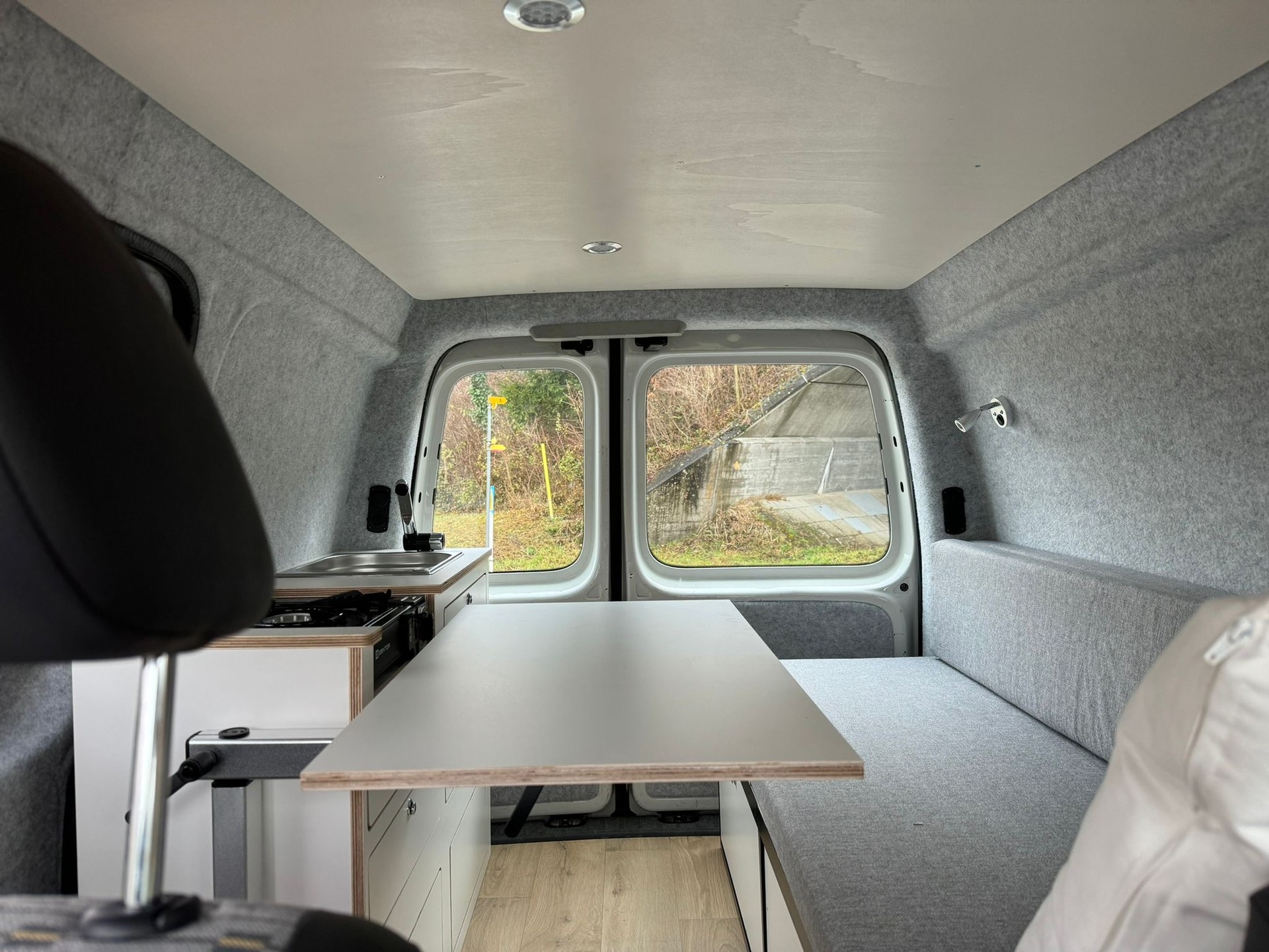 VW Caddy Saranda Beach-showroom-element-2