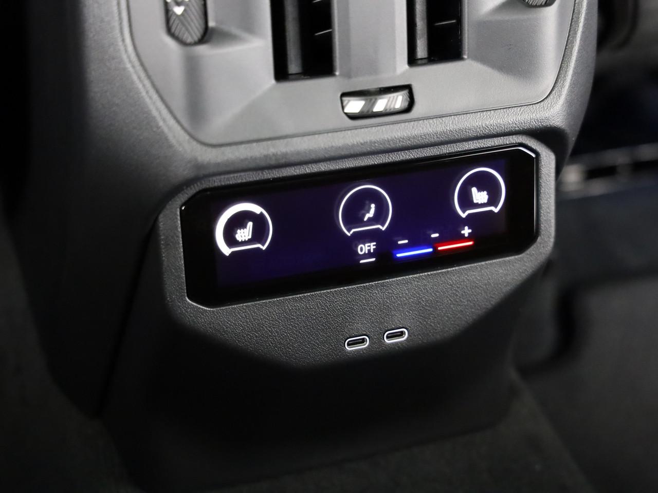BMW X3 M50i-image-19