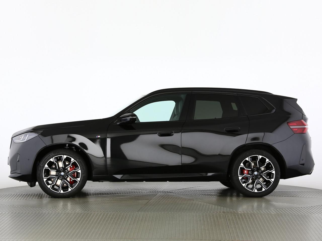 BMW X3 M50i-showroom-element-1