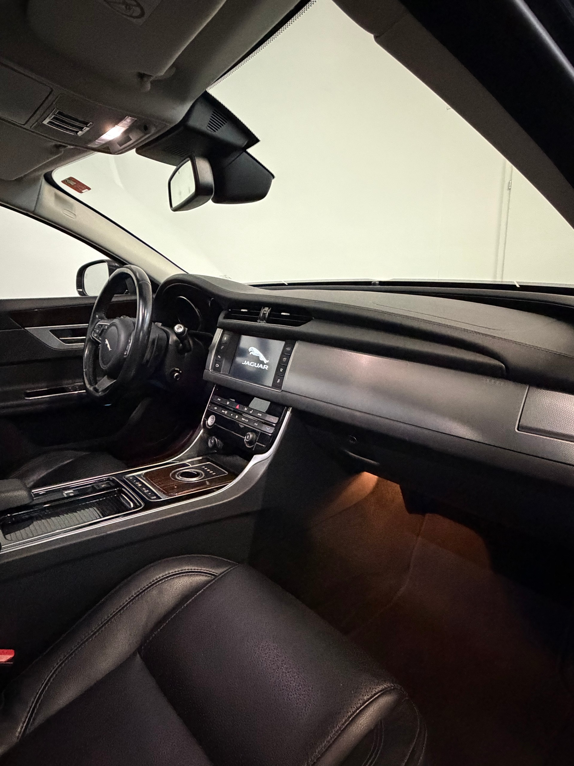 JAGUAR XF 20d Portfolio Automatic-image-5