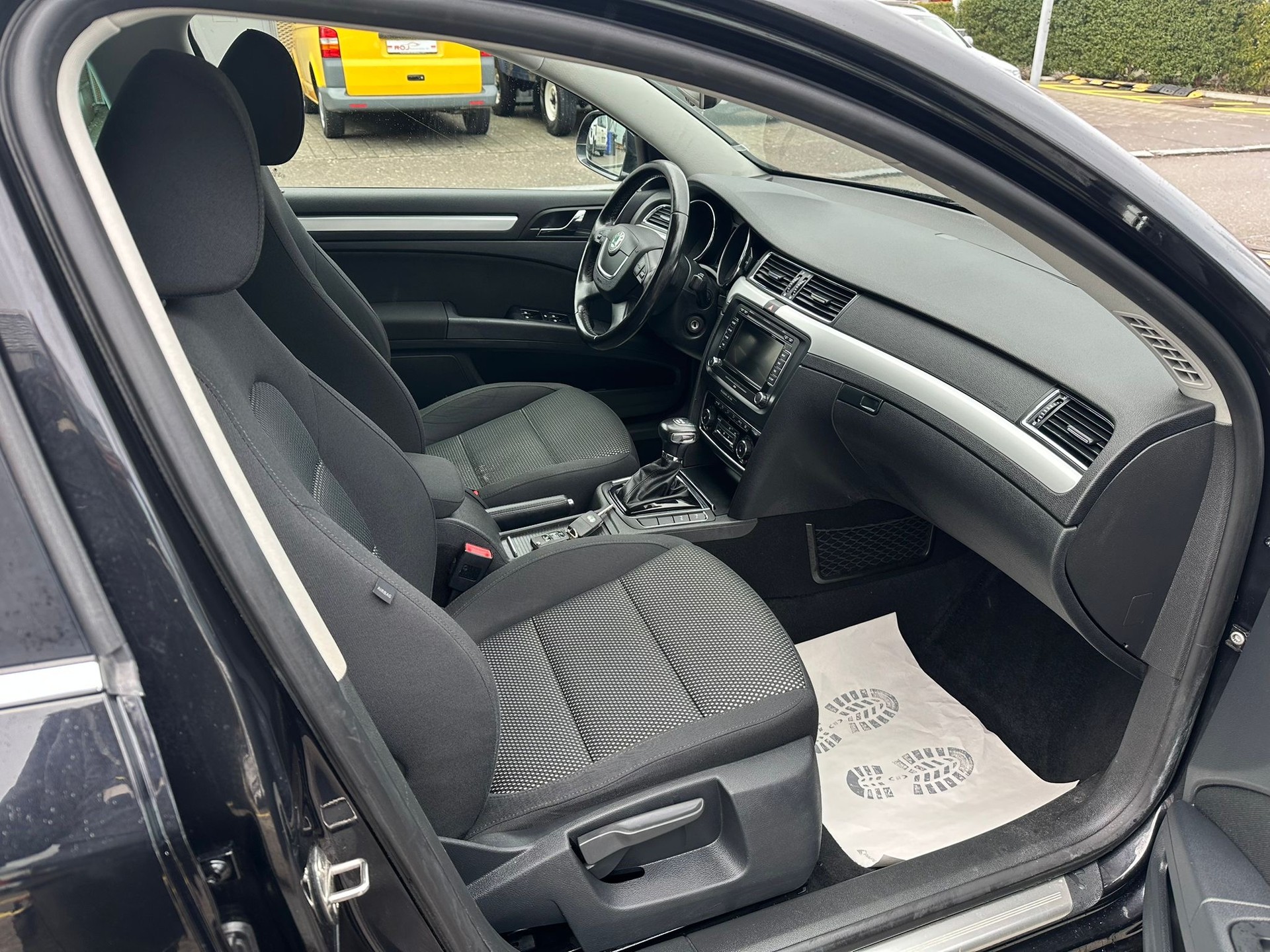 SKODA Superb Combi 2.0 TDi Ambition 4x4 DSG-image-19