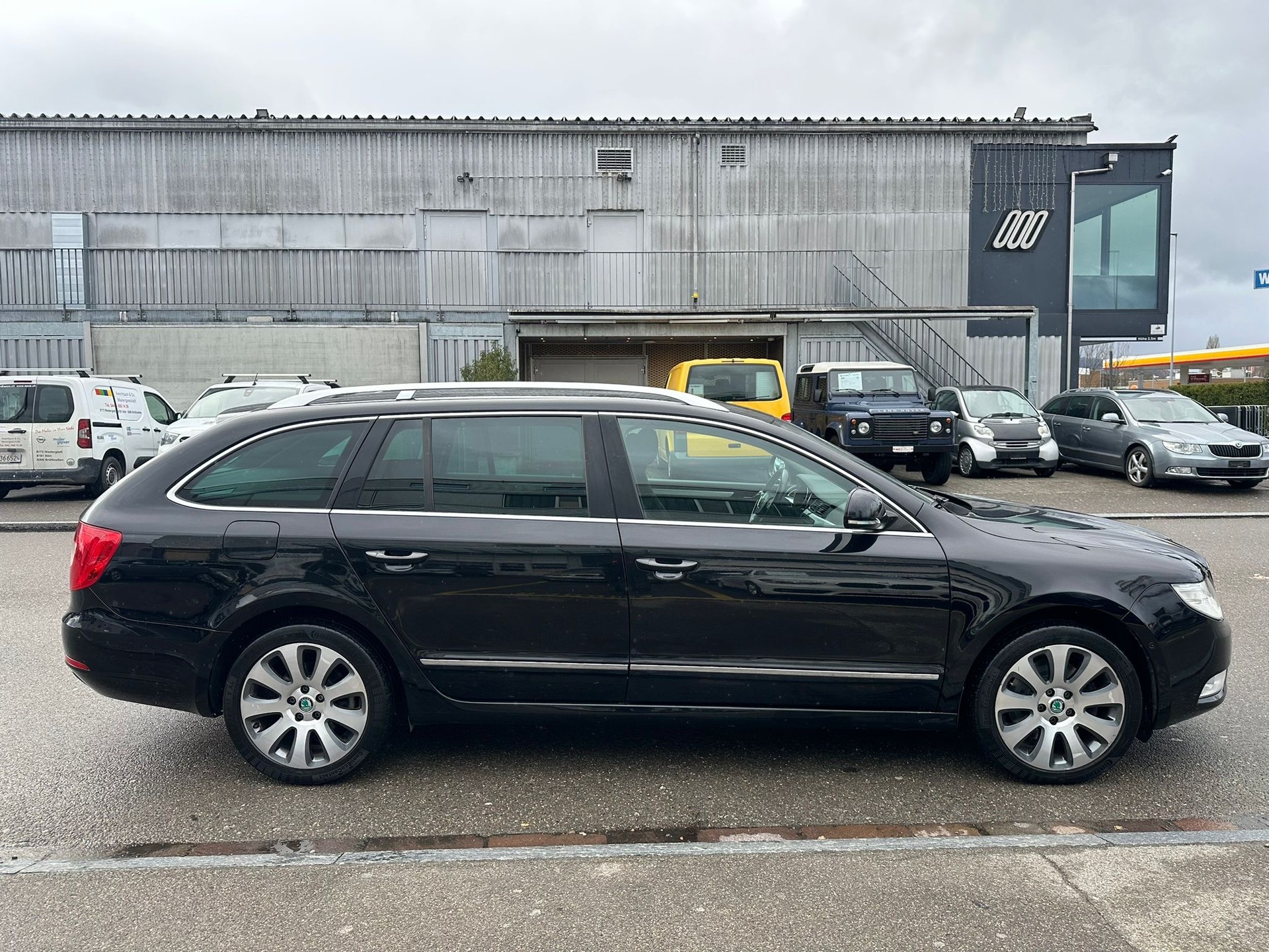 SKODA Superb Combi 2.0 TDi Ambition 4x4 DSG-image-4