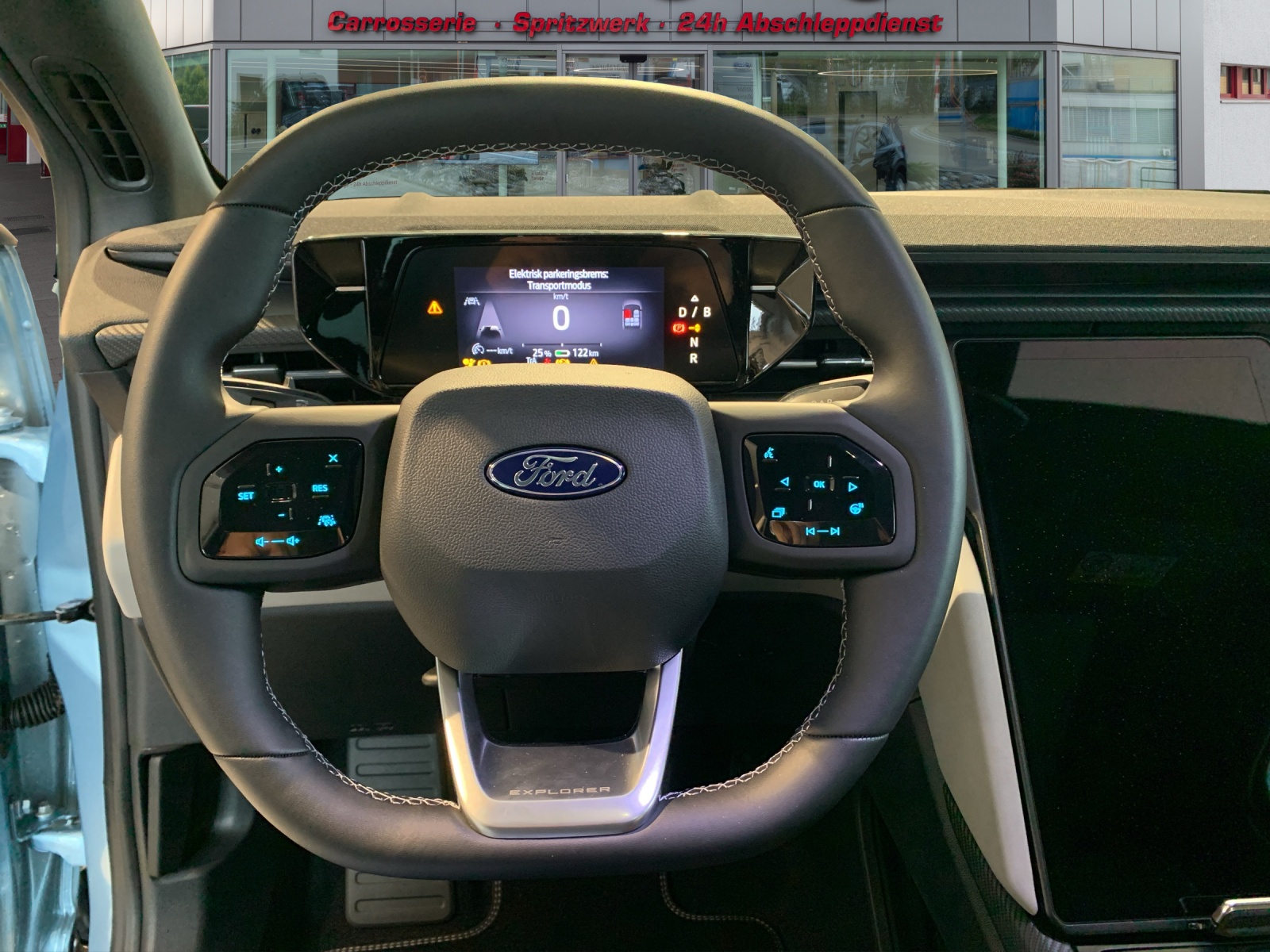 FORD Explorer Extended Range Premium AWD-image-8