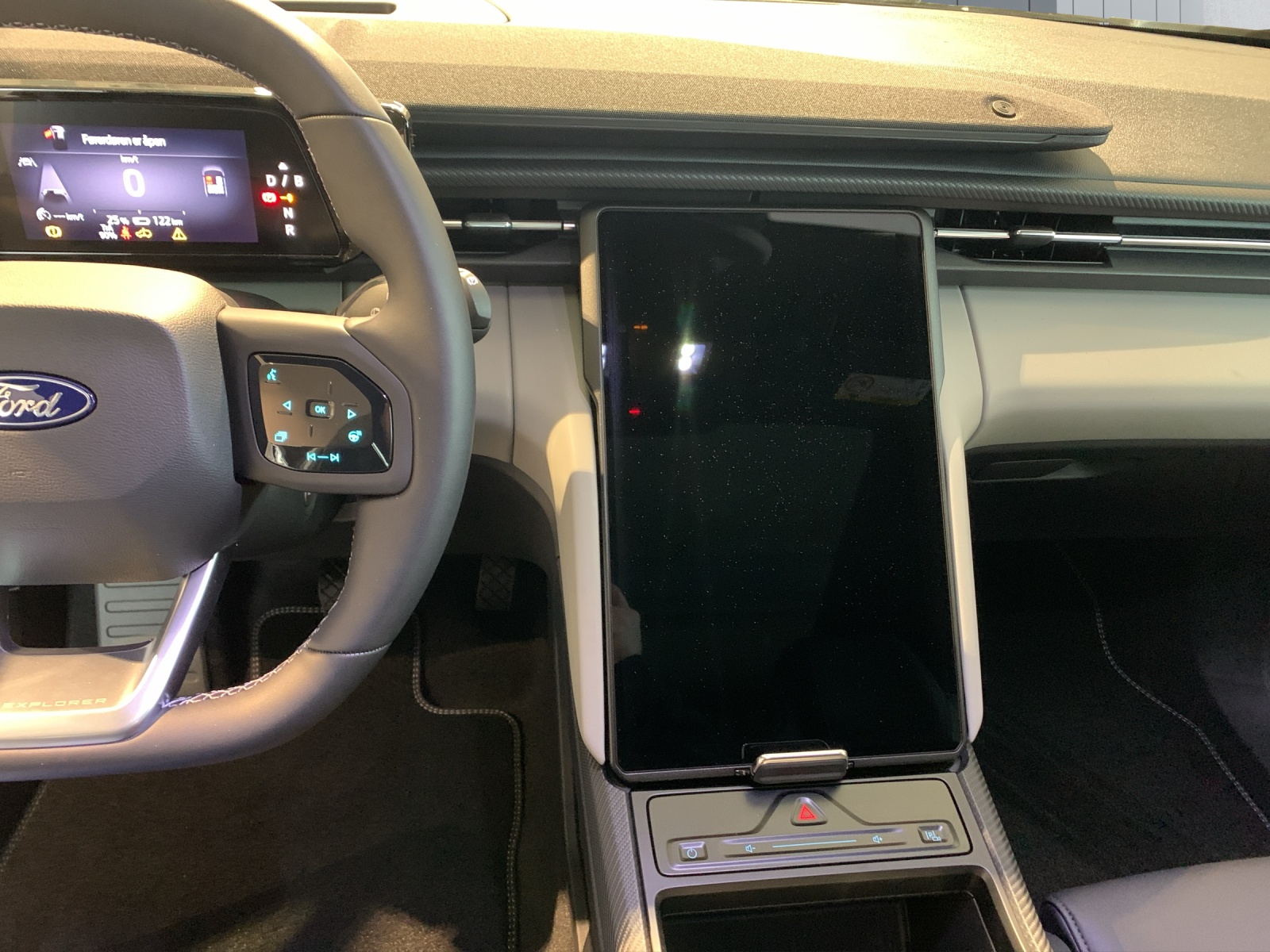 FORD Explorer Extended Range Premium AWD-image-10