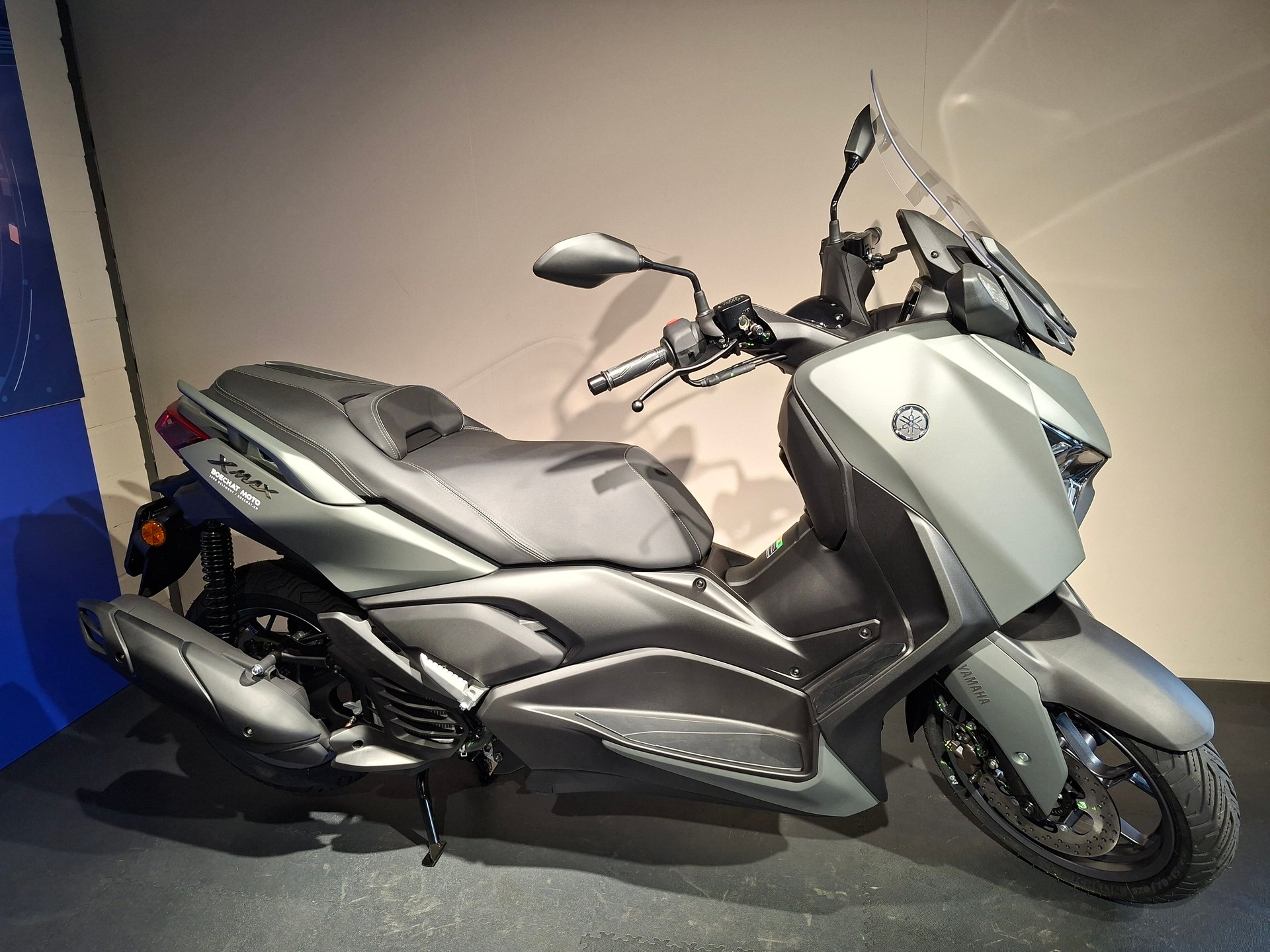 YAMAHA X-MAX-image-1