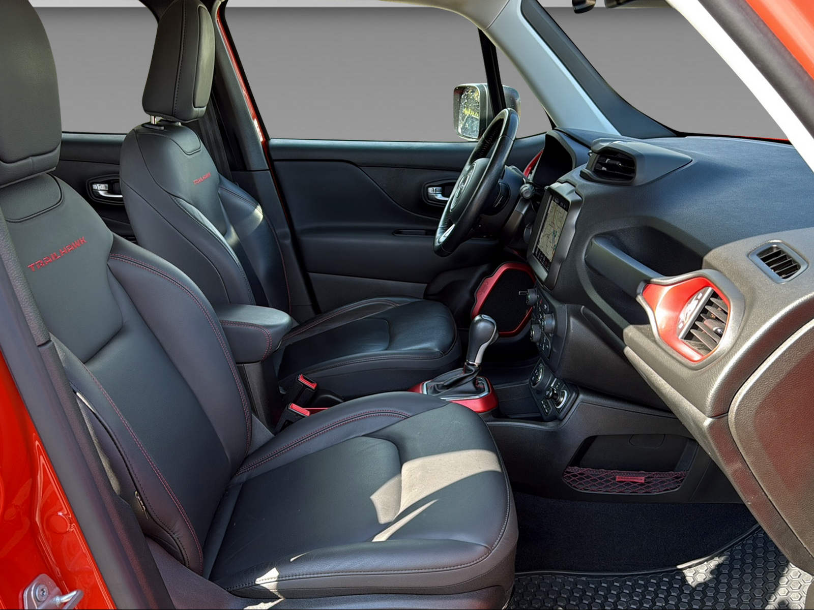 JEEP Renegade 1.3 Trailhawk 4xe-image-18