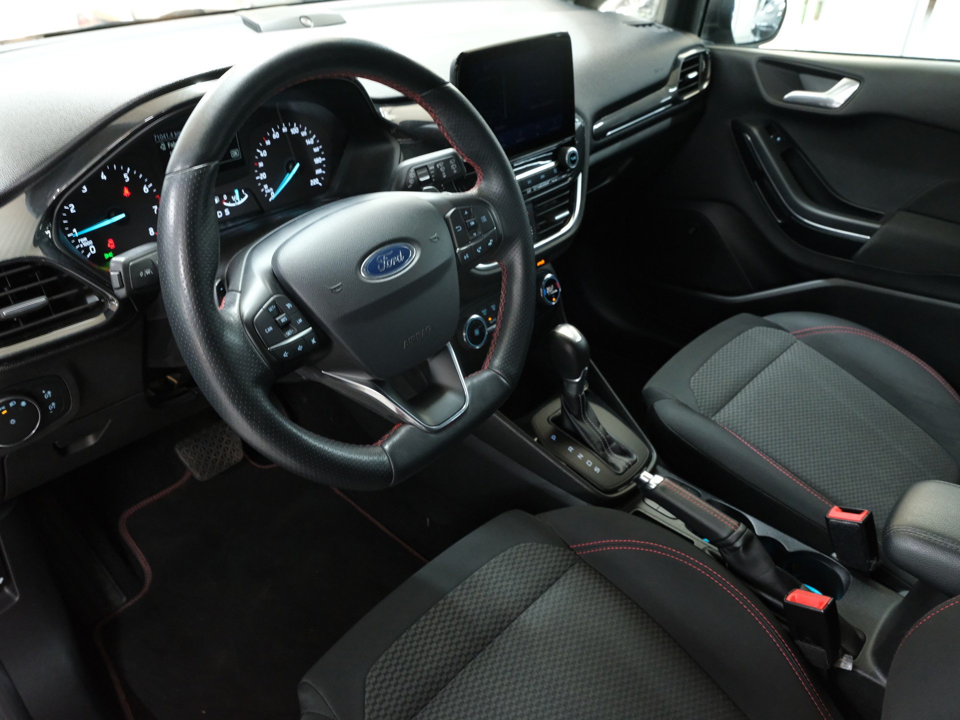 FORD Fiesta 1.0 SCTi ST Line Automat-image-15