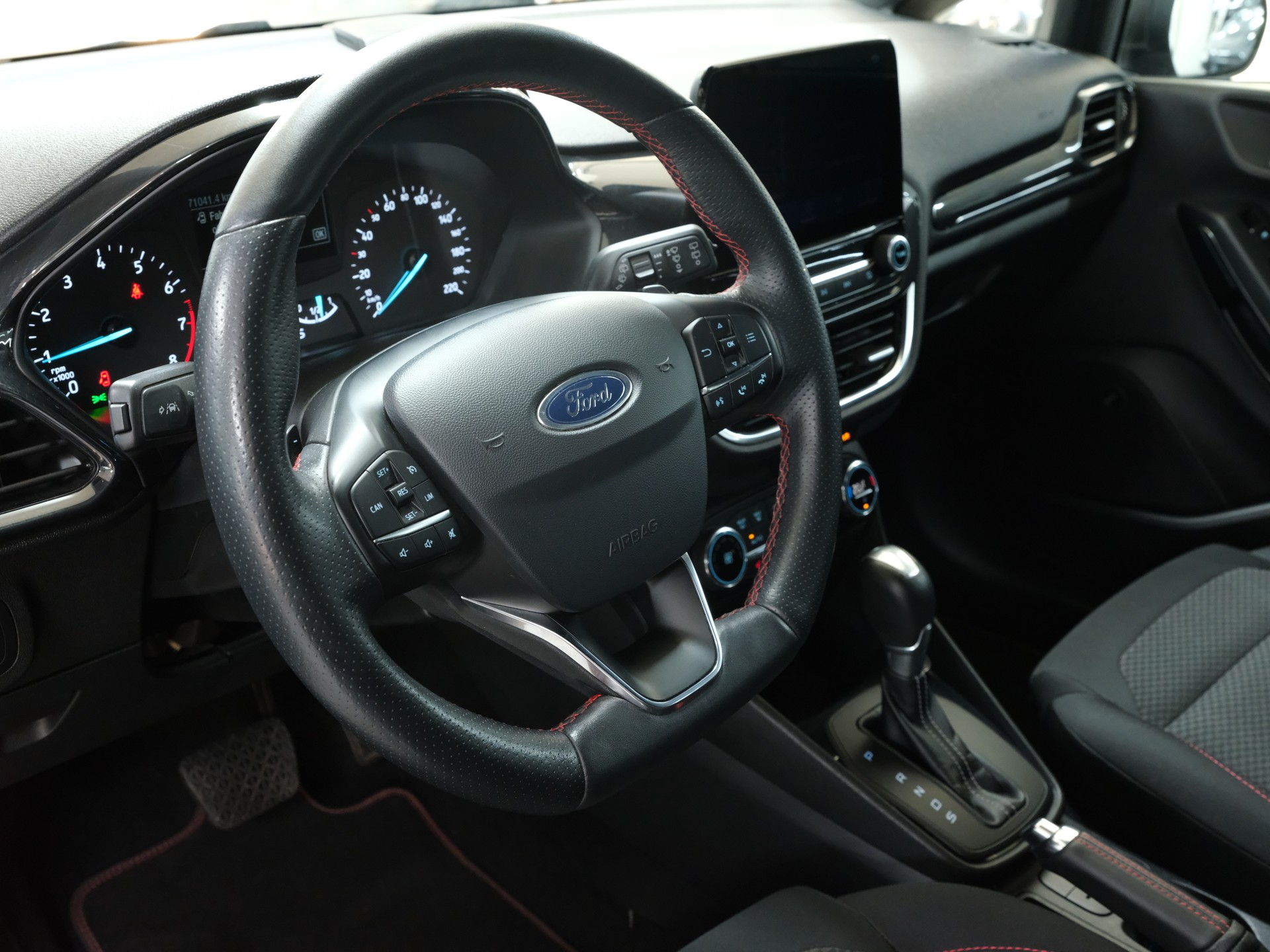 FORD Fiesta 1.0 SCTi ST Line Automat-image-14