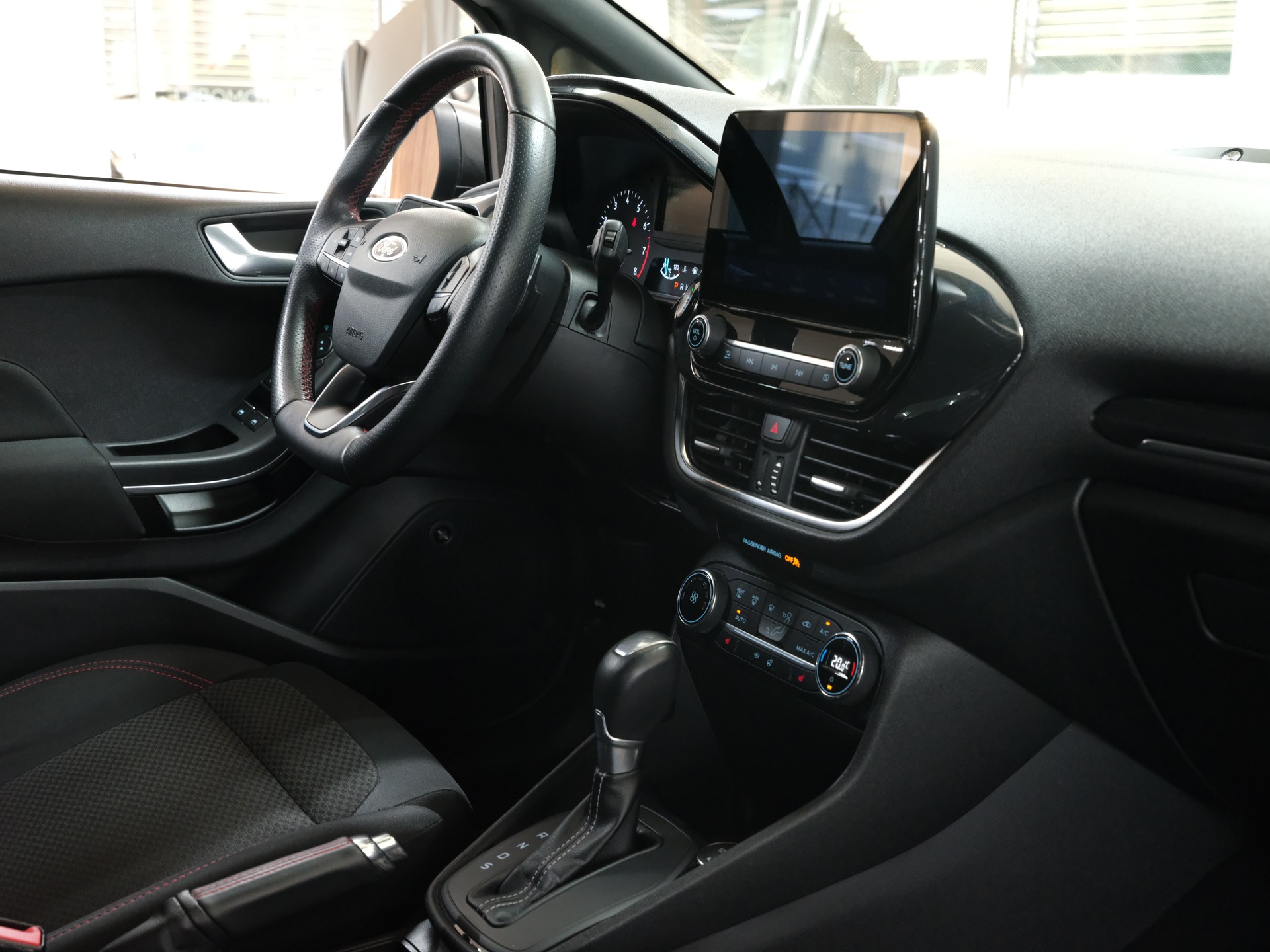 FORD Fiesta 1.0 SCTi ST Line Automat-image-26
