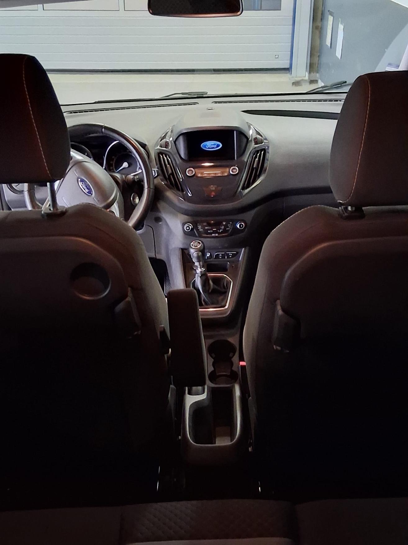FORD TOURNEO COURIERier 1.0 EcoB 100 Titanium-image-13