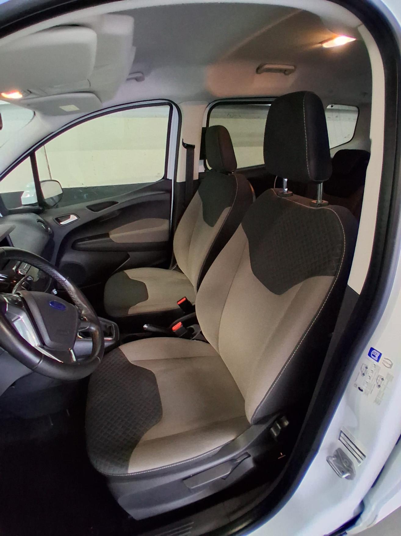 FORD TOURNEO COURIERier 1.0 EcoB 100 Titanium-image-10
