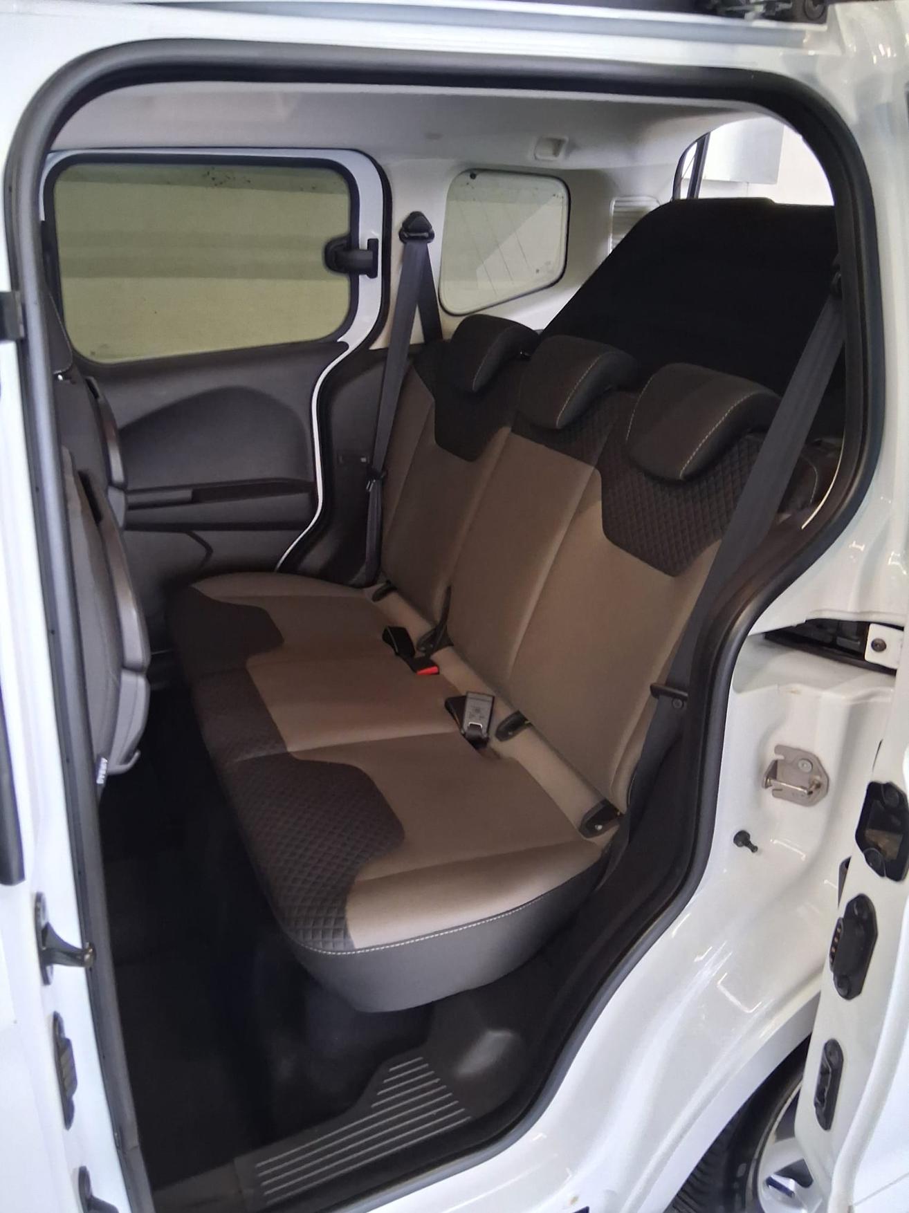 FORD TOURNEO COURIERier 1.0 EcoB 100 Titanium-image-8