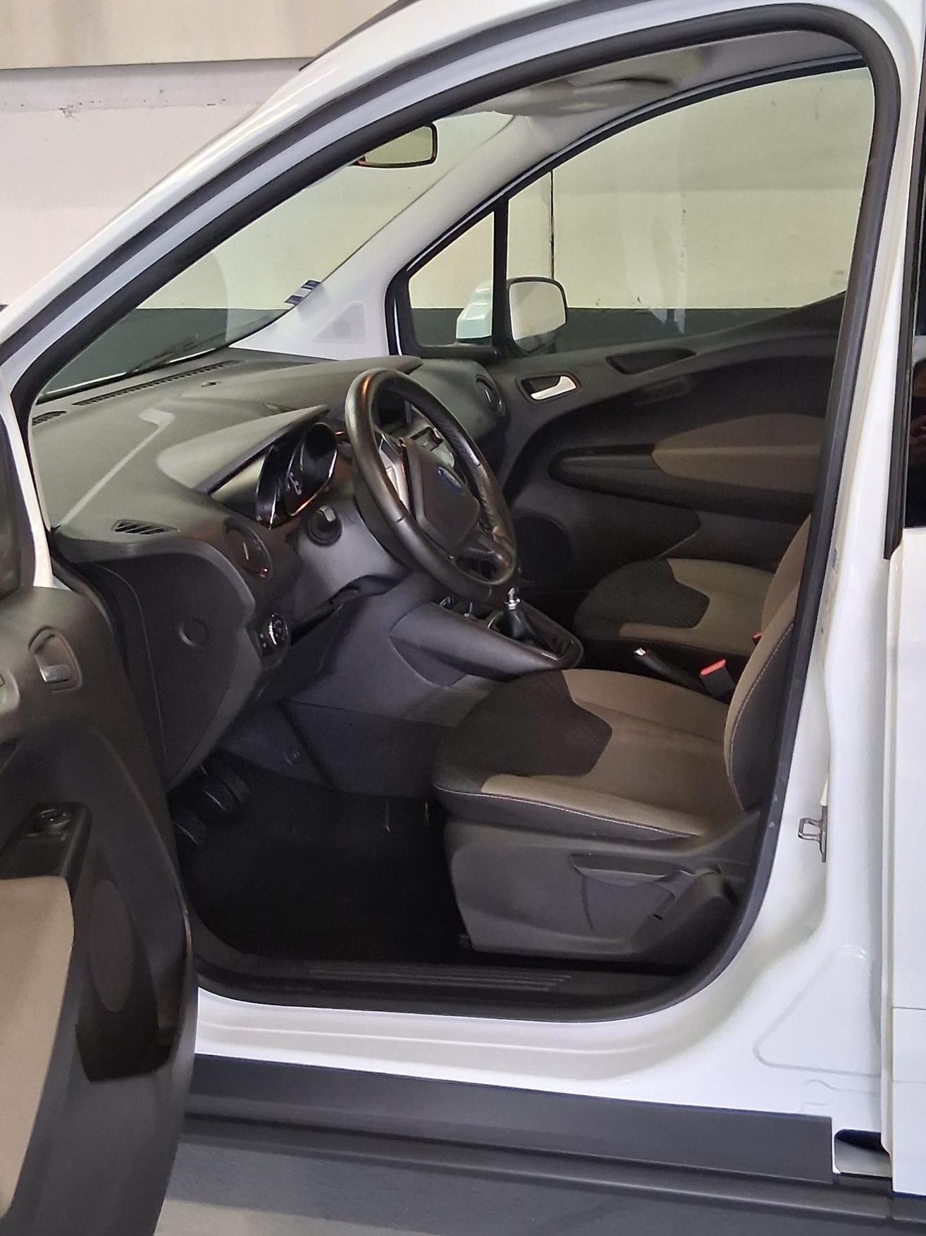 FORD TOURNEO COURIERier 1.0 EcoB 100 Titanium-image-9