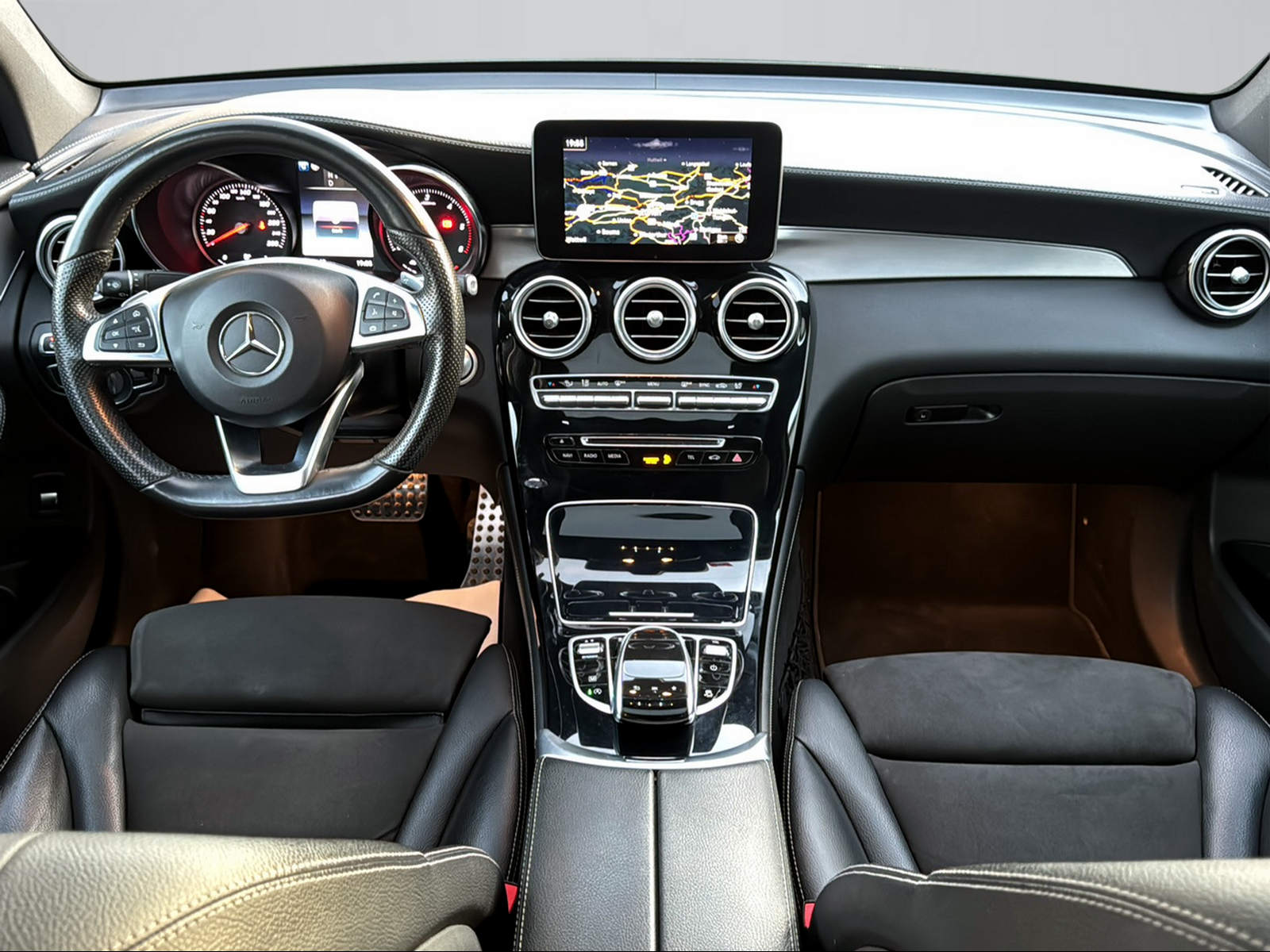 MERCEDES-BENZ GLC Coupé 250 d AMG Line 4Matic 9G-Tronic-image-8