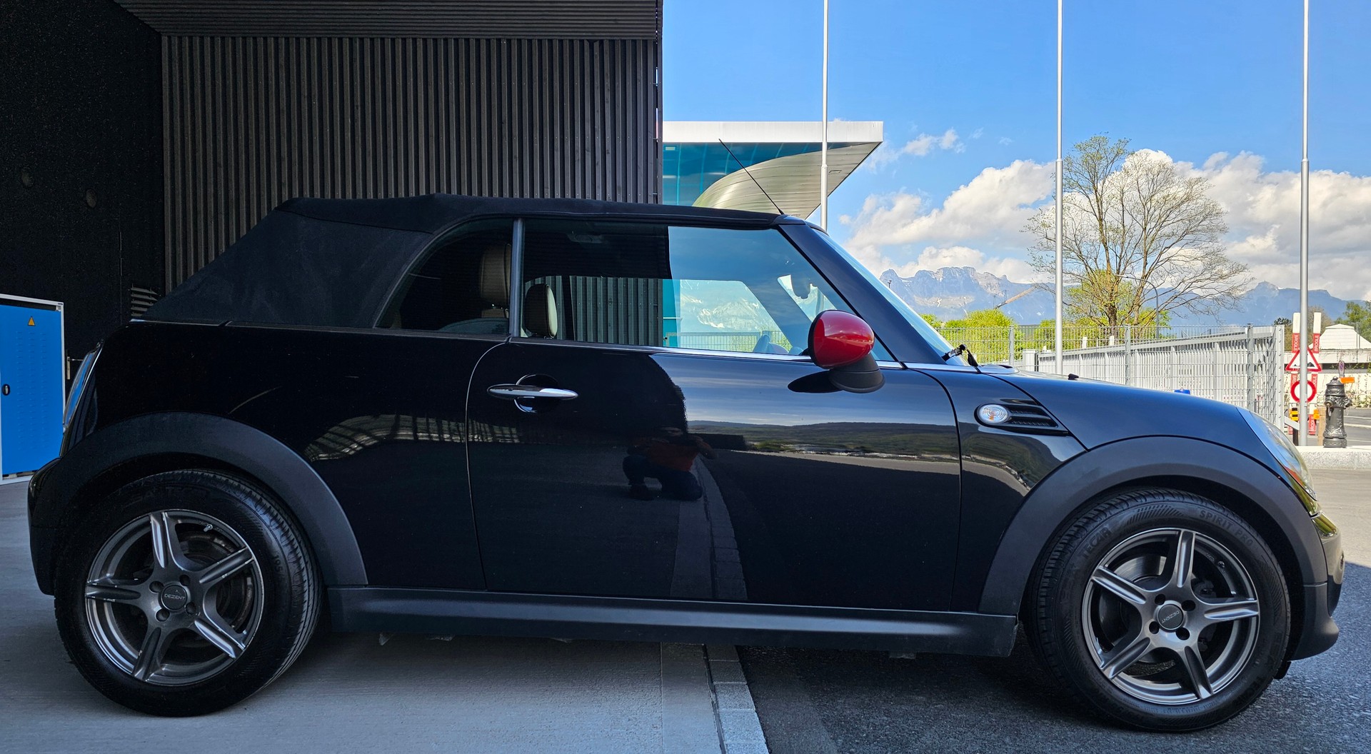 MINI Cabrio-image-7