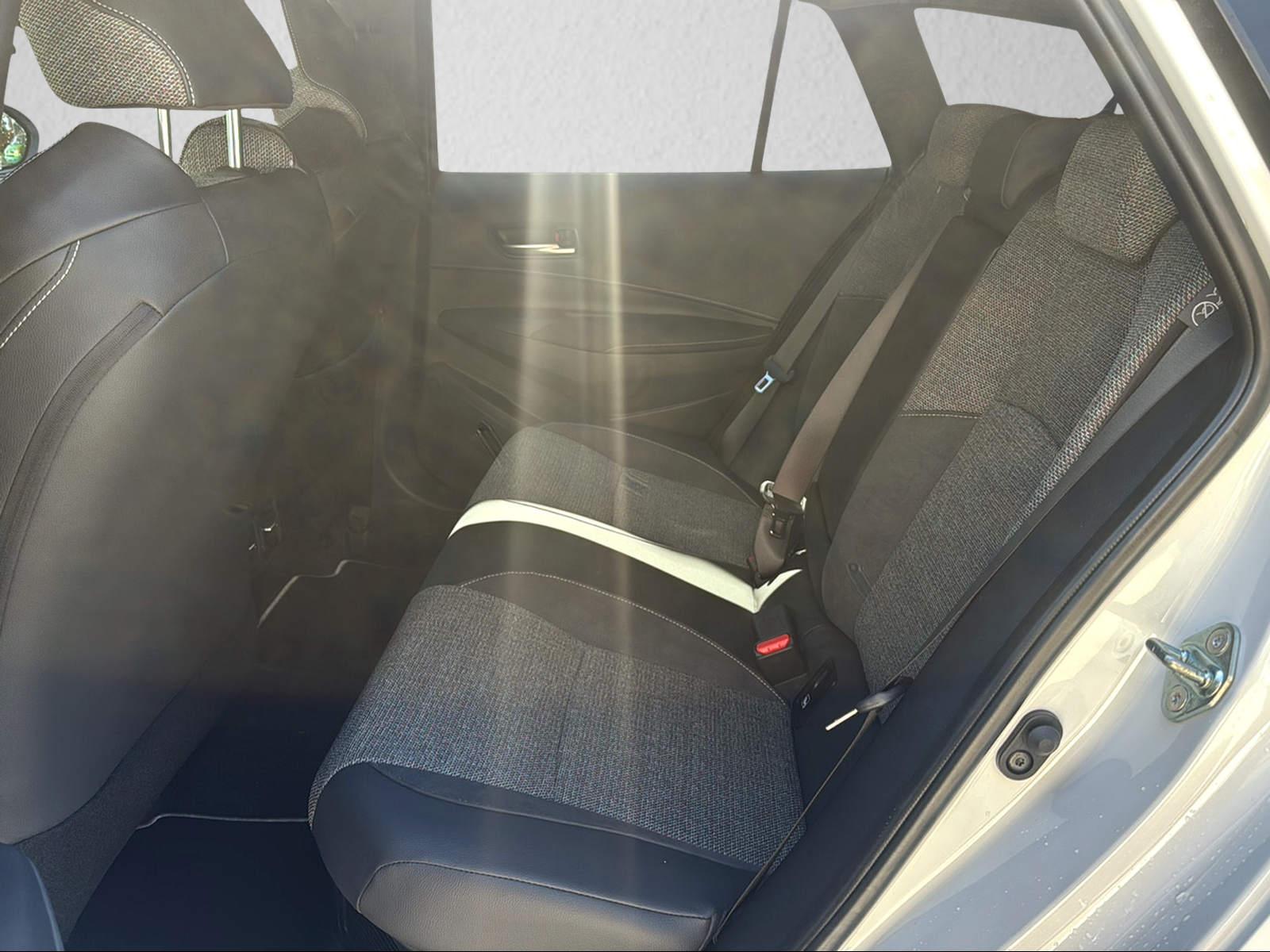 TOYOTA Corolla Touring Sports 2.0 HSD Swiss Edition-image-6